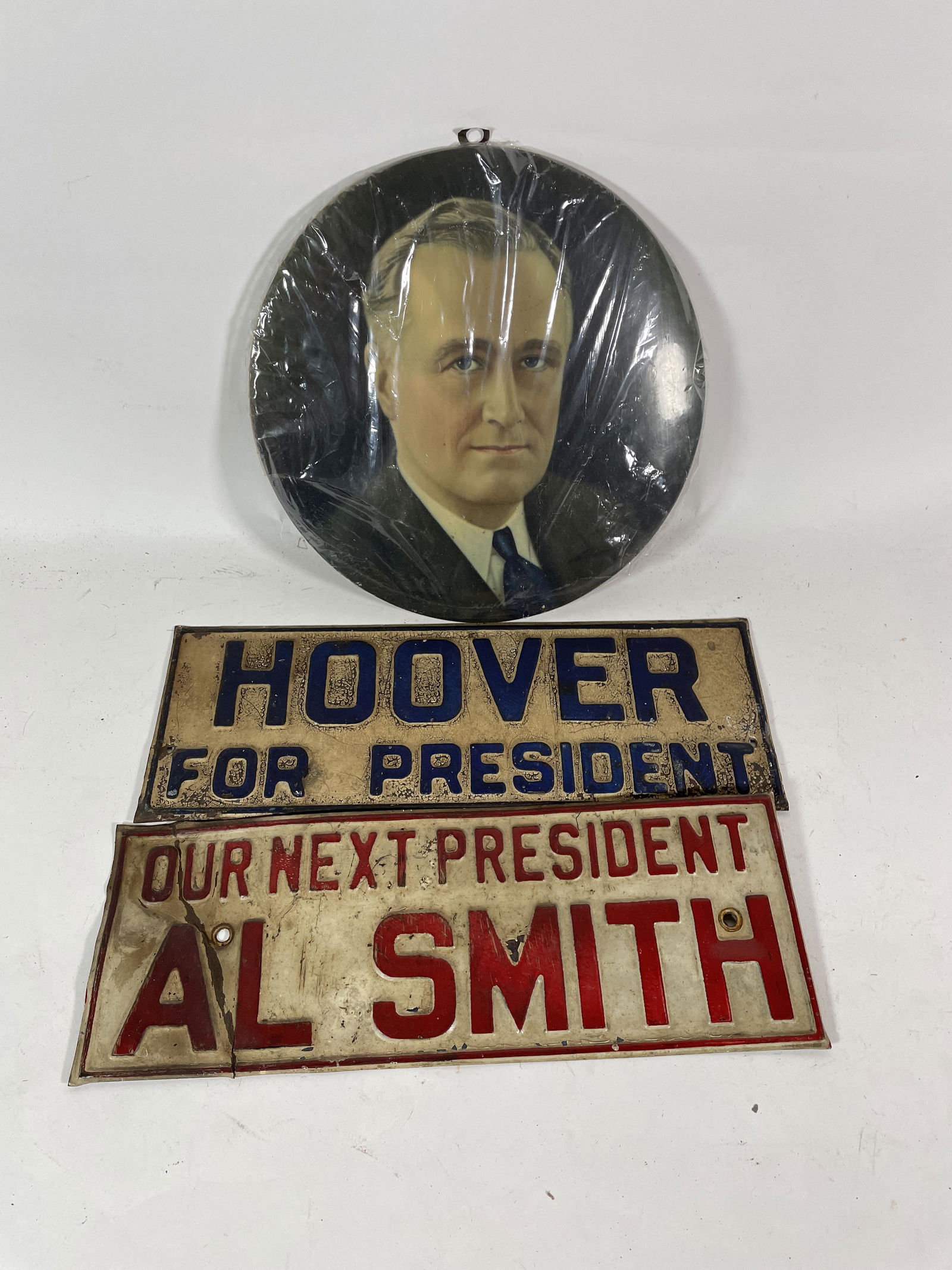 A ROUND PICTURE OF FDR AND TWO PRESIDENTIAL PLATES AL (1 of 6)