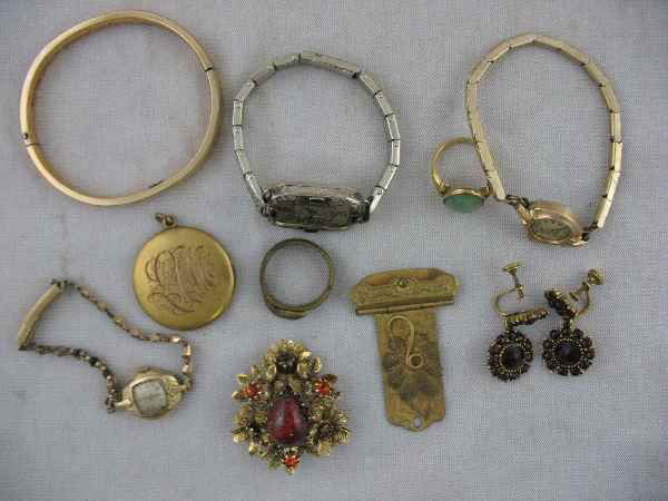 GOLD FILLED JEWELRY, INC. LENOX WATCH, 2 BULOVA: GOLD FILLED JEWELRY, INC. LENOX WATCH, 2 BULOVA WATCHES, RINGS, AND PINS
