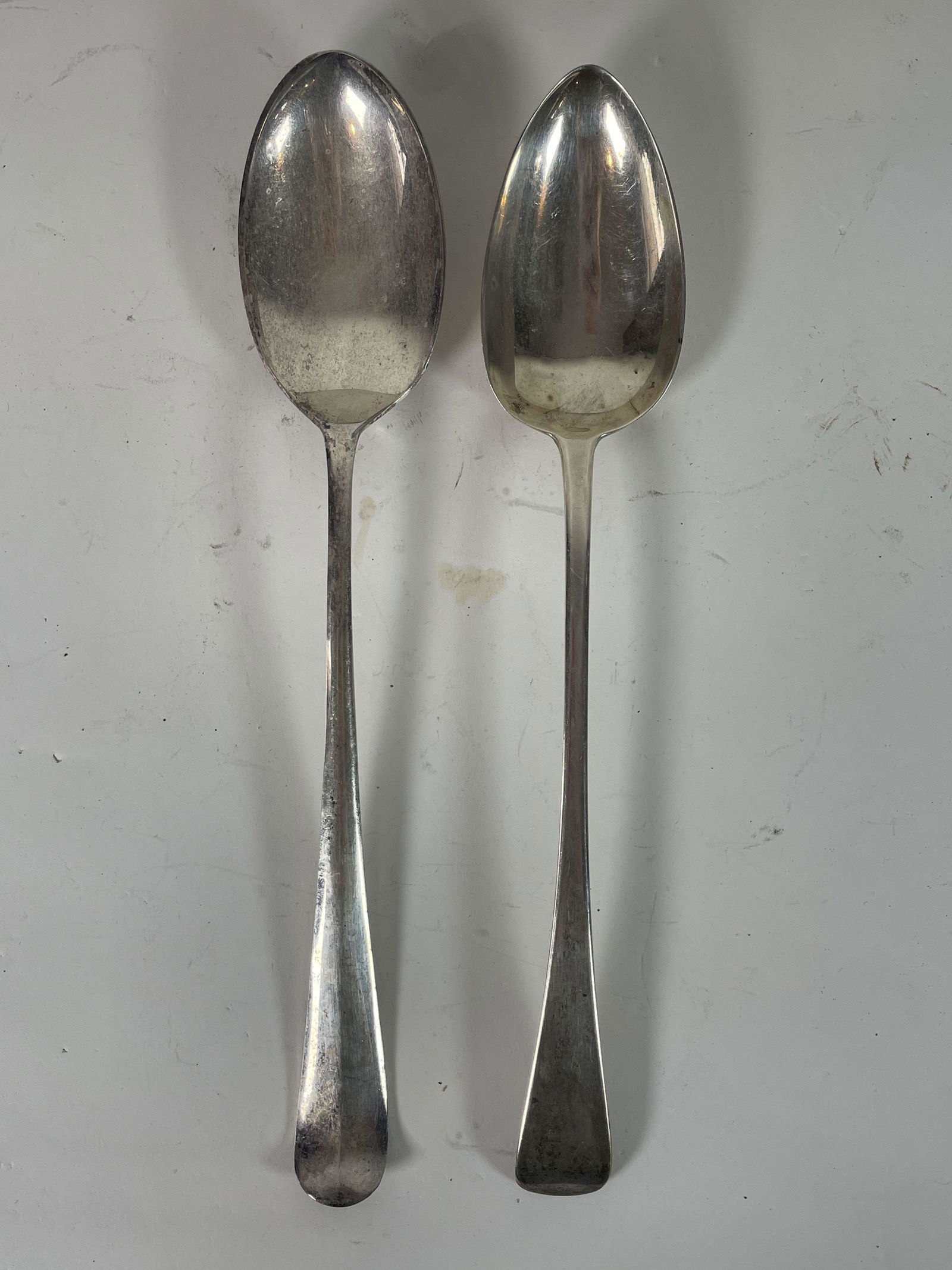 A STERLING SILVER HALLMARKED ENGLISH STUFFING SPOON (1 of 4)
