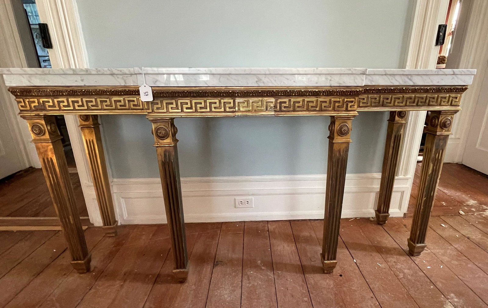 A FEDERAL STYLE MARBLE TOP CARVED GILTWOOD CONSOLE (1 of 4)