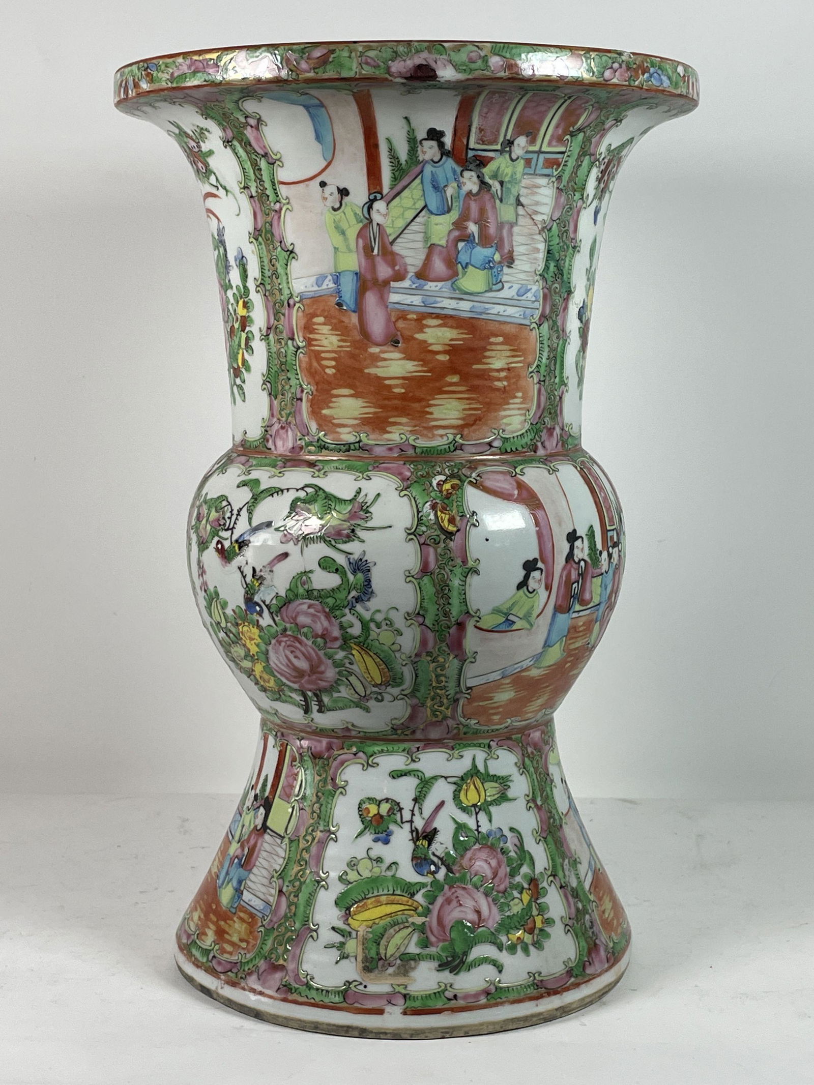 A LARGE 19TH CENTURY ROSE MEDALLION VASE, OLDER (1 of 7)