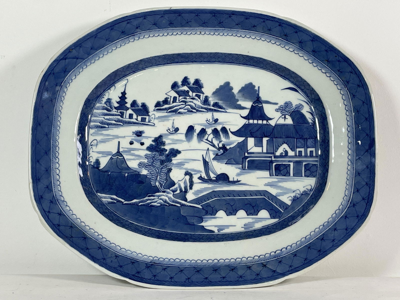 CANTON CHINESE EXPORT PLATTER, 14" X 17". PROPERTY OF A (1 of 4)