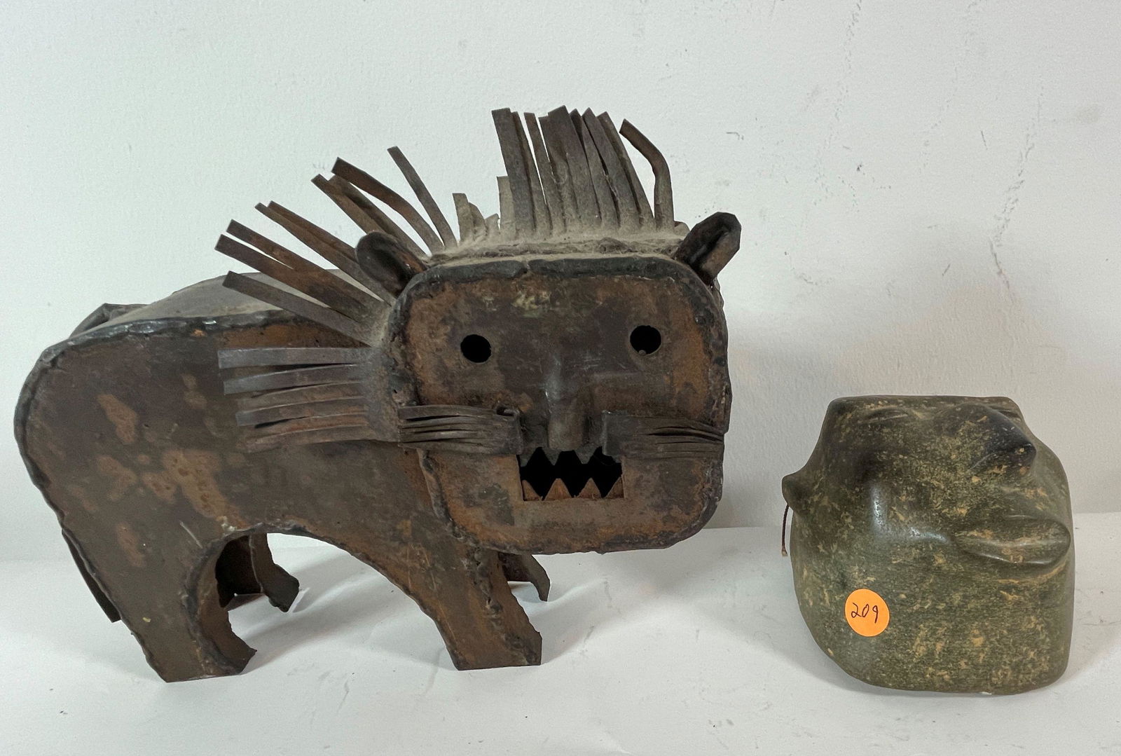 A SOUTH AMERICAN PRE-COLOMBIAN? STONE FACE AND A METAL (1 of 5)