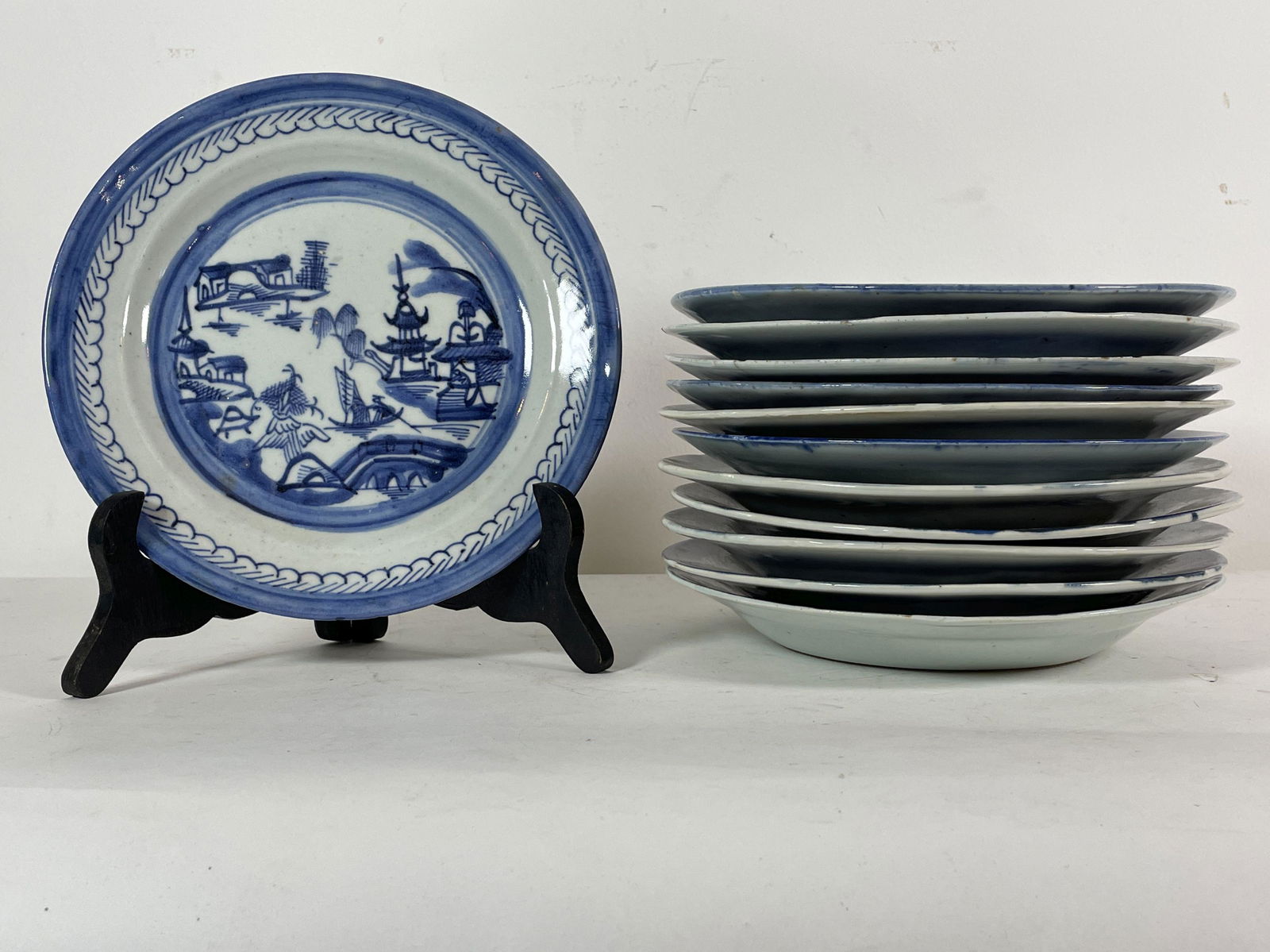 12 19TH CENTURY CANTON PLATES, 8.5" D. PROPERTY OF A (1 of 5)