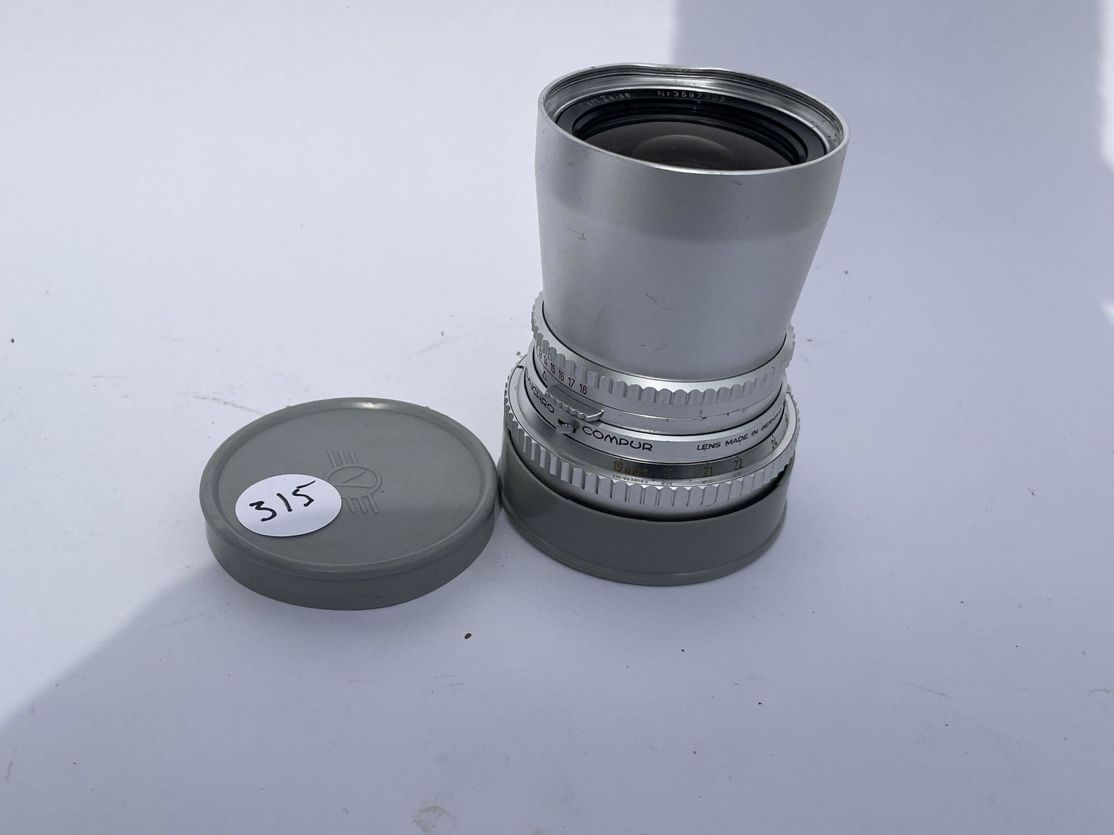 A ZEISS DISTAGON LENS FOR HASSELBLAD 500C 50MM 1:4. (1 of 5)