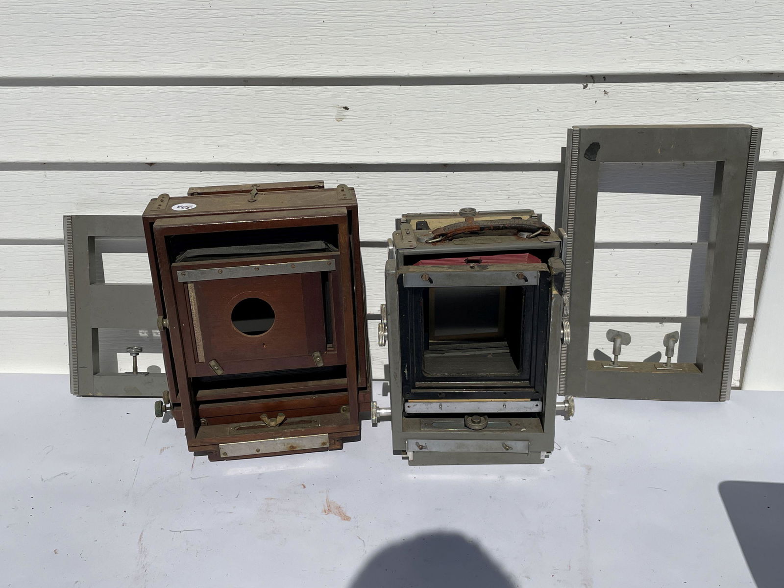 2 ANTIQUE VIEW CAMERAS. PROPERTY OF A FINE SAG HARBOR (1 of 4)