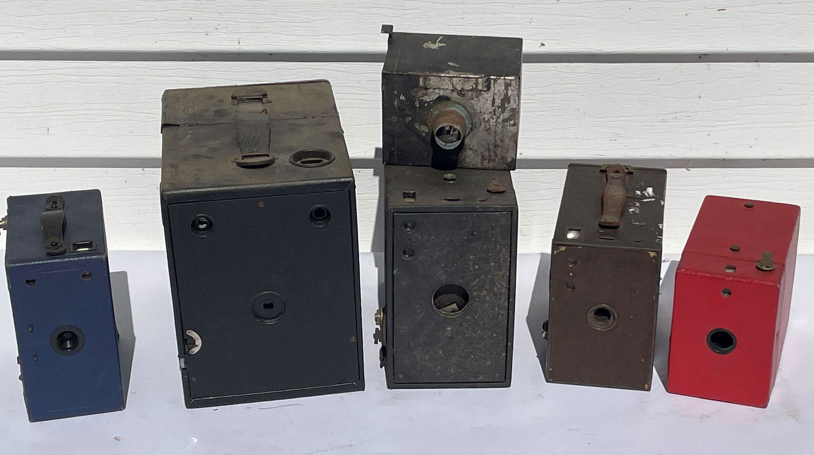 ANTIQUE BOX CAMERA LOT. PROPERTY OF A FINE SAG HARBOR (1 of 6)