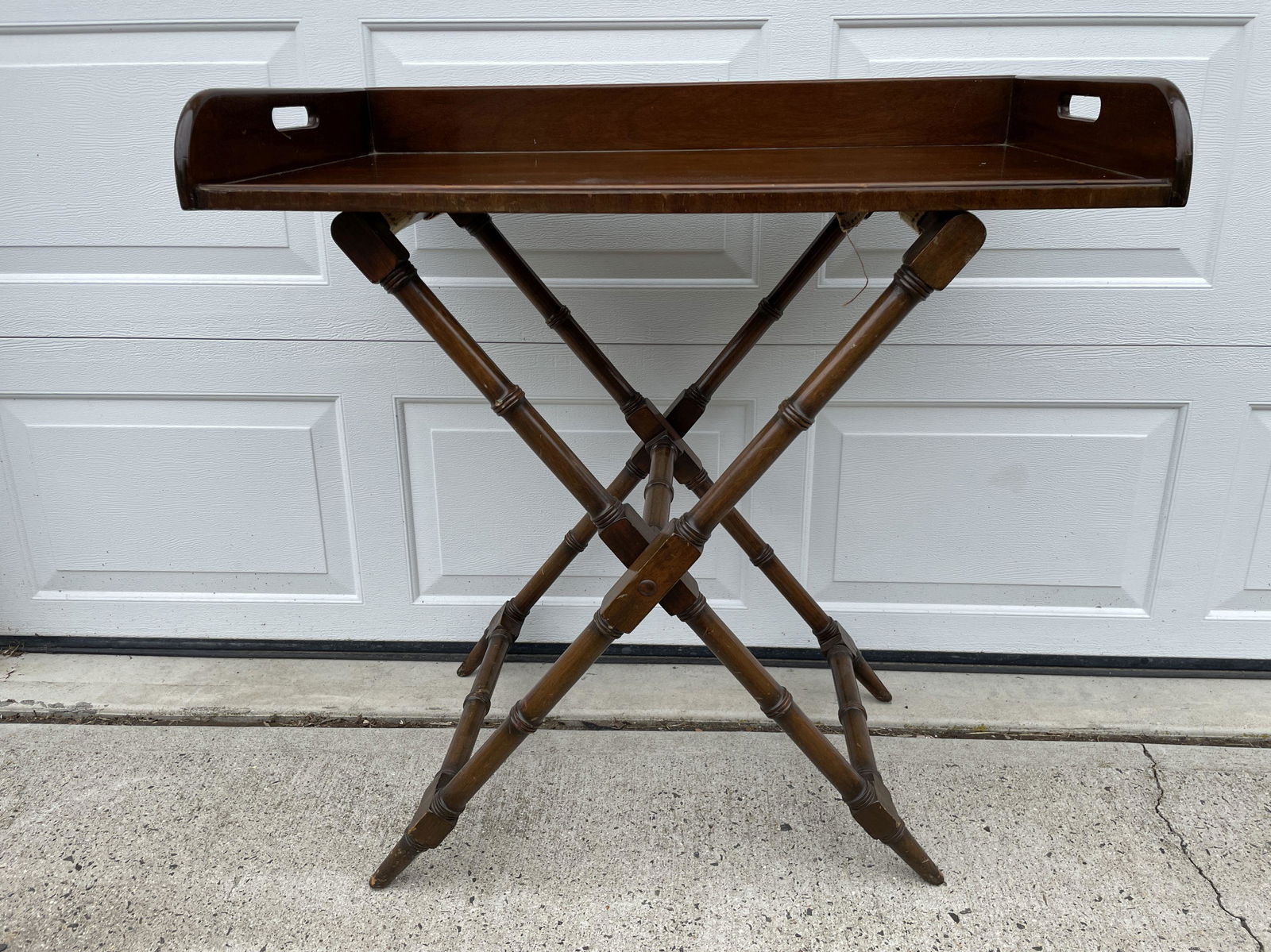 19TH CENTURY MAHOGANY BUTLERS SERVER WITH FOLDING (1 of 3)