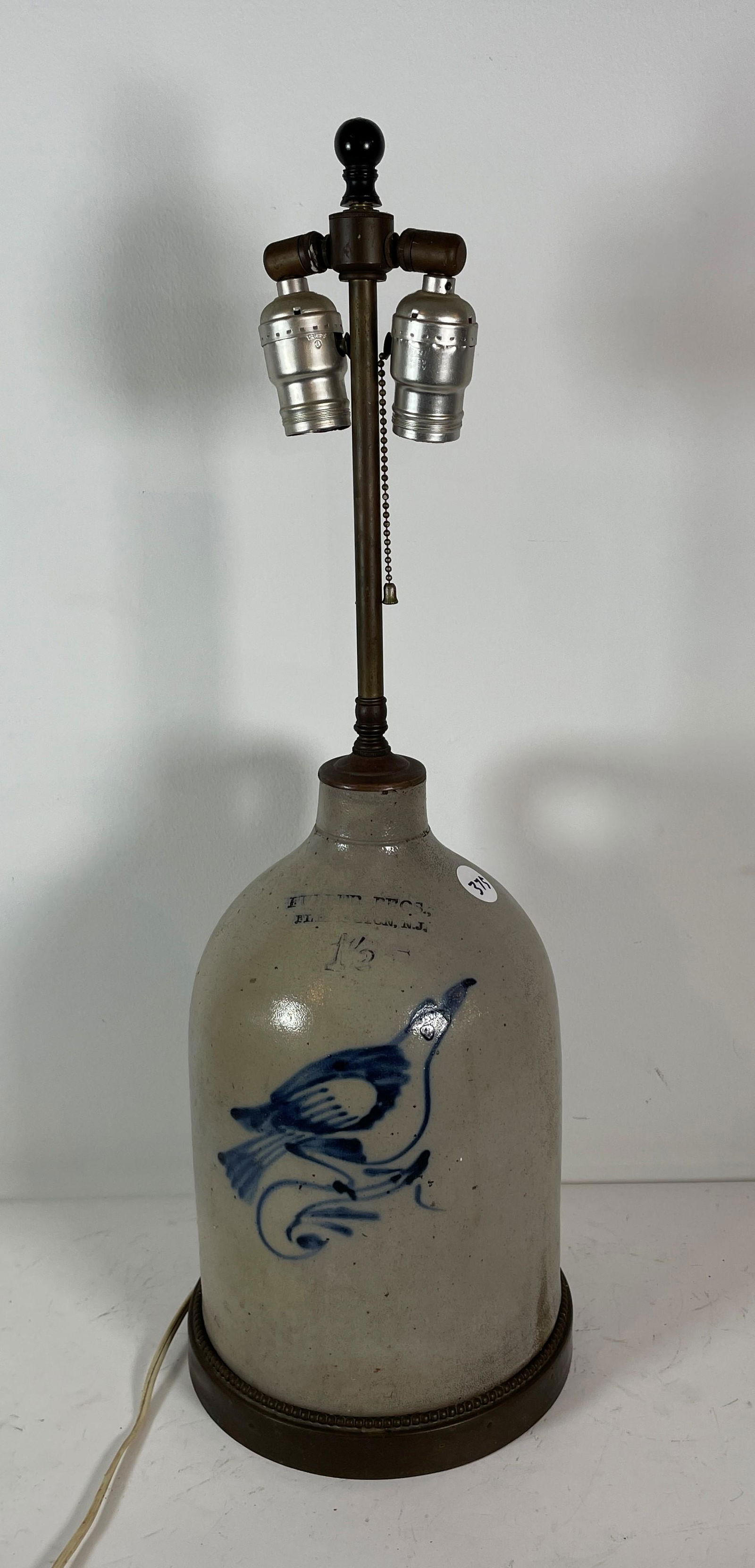 A 1.5 GALLON BIRD DECORATED JUG CONVERTED TO LAMP. (1 of 5)