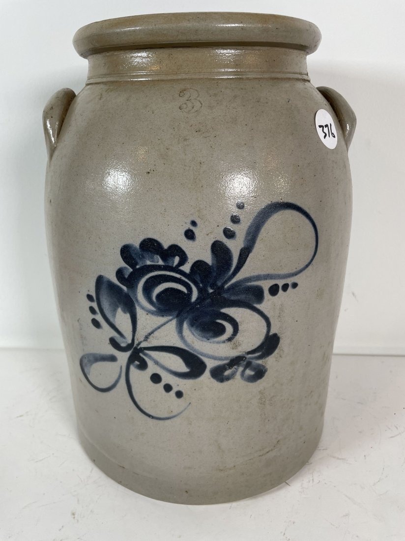 A 3 GALLON CROCK WITH STRONG BLUE FLOWER DECORATION 13" (1 of 4)