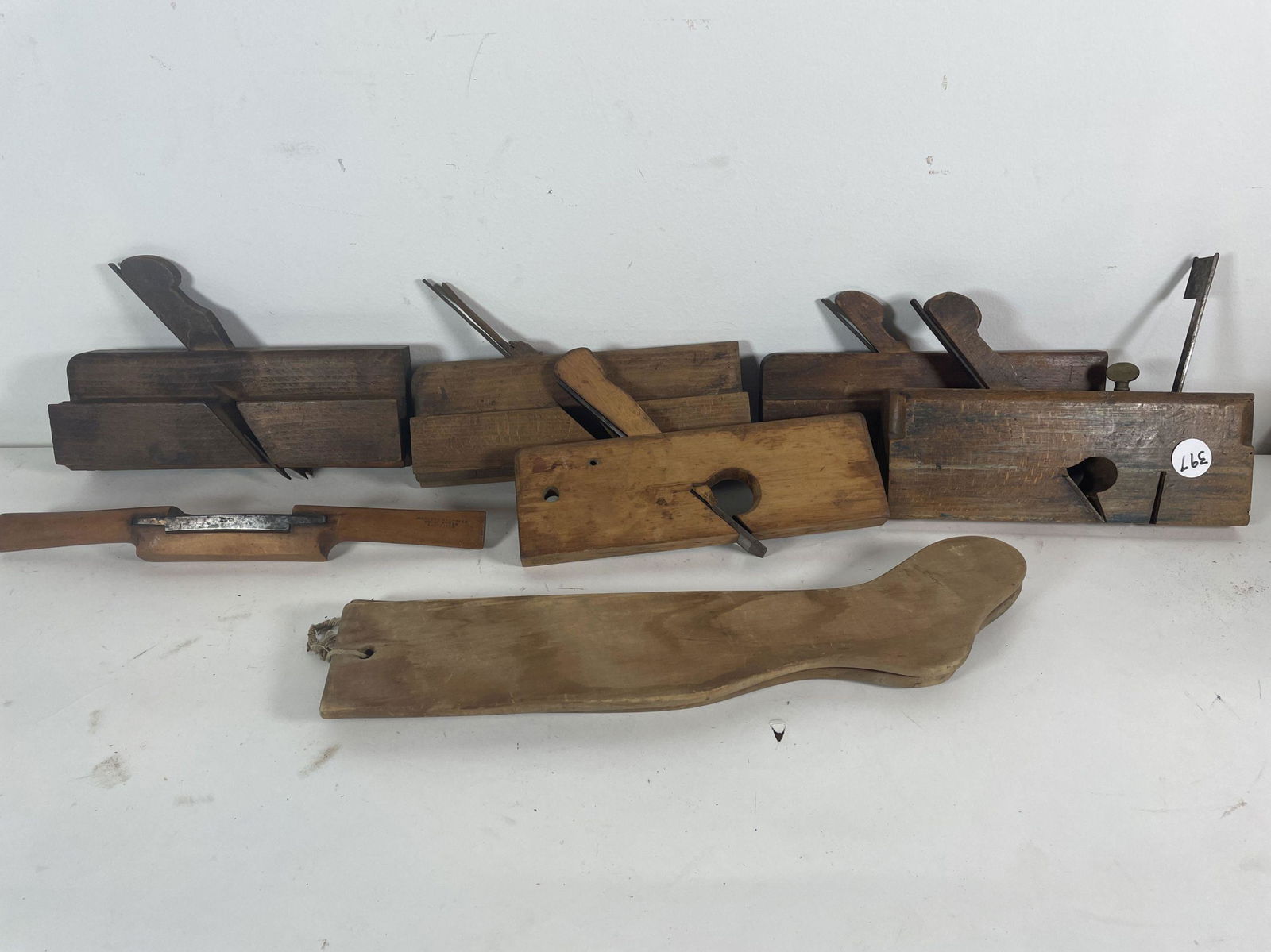 LOT OF ANTIQUE BLOCK PLANES 10" AND SMALLER. PROPERTY (1 of 4)
