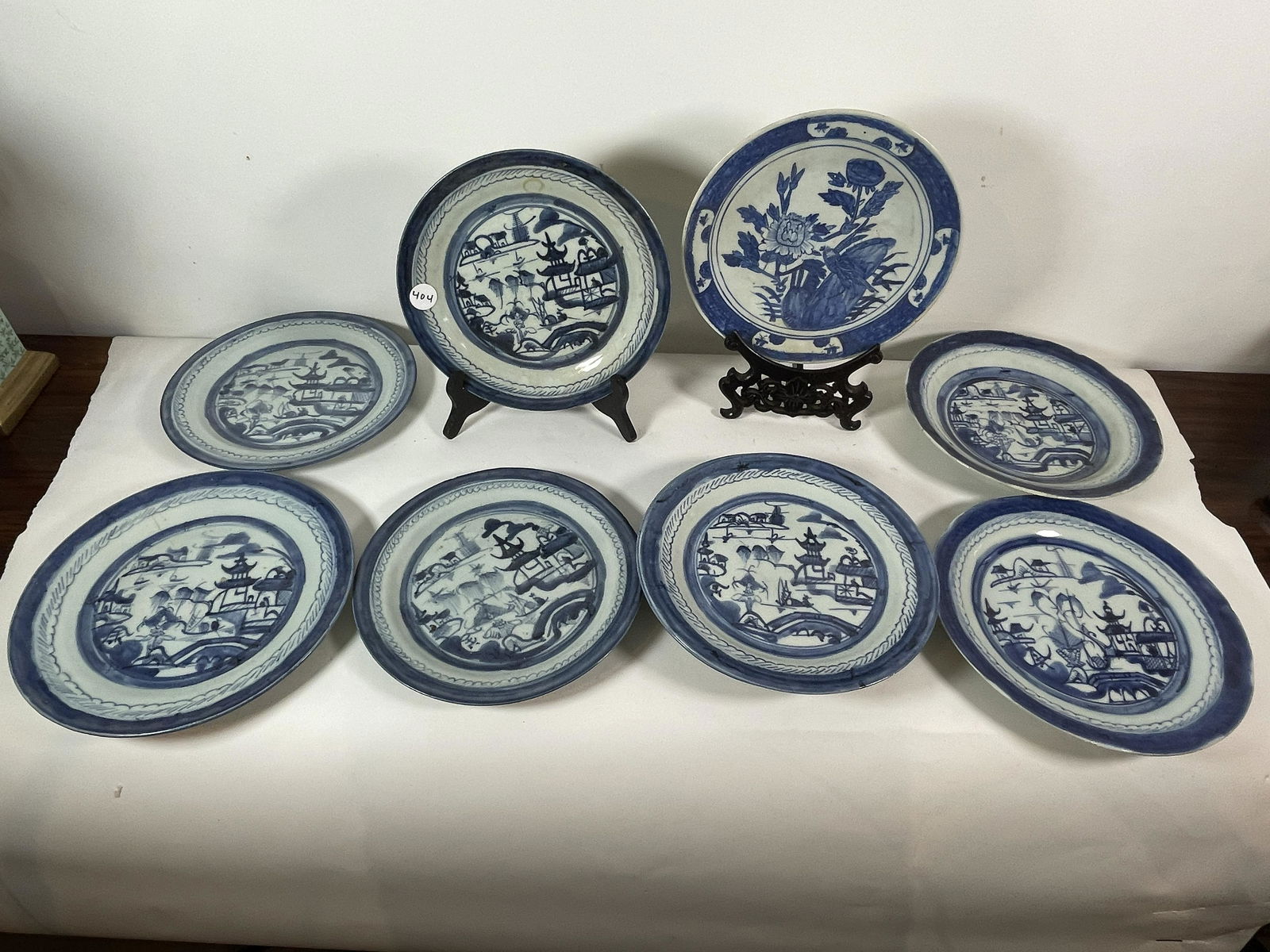 10 19TH CENTURY 10" CANTON PLATES. PROPERTY OF A FINE (1 of 5)