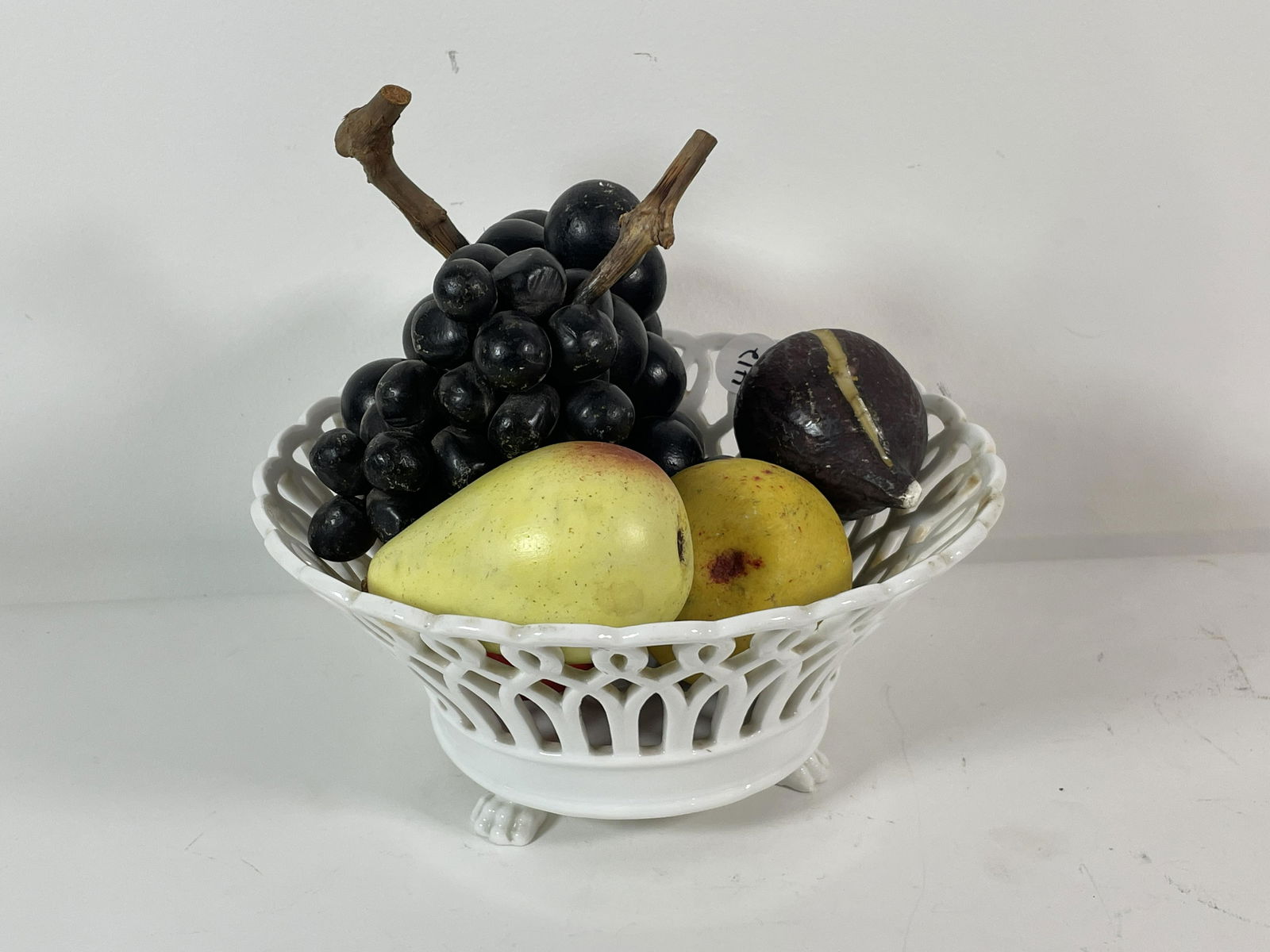 A  19TH  CENTURY GERMAN PORCELAIN RETICULATED BASKET (1 of 4)