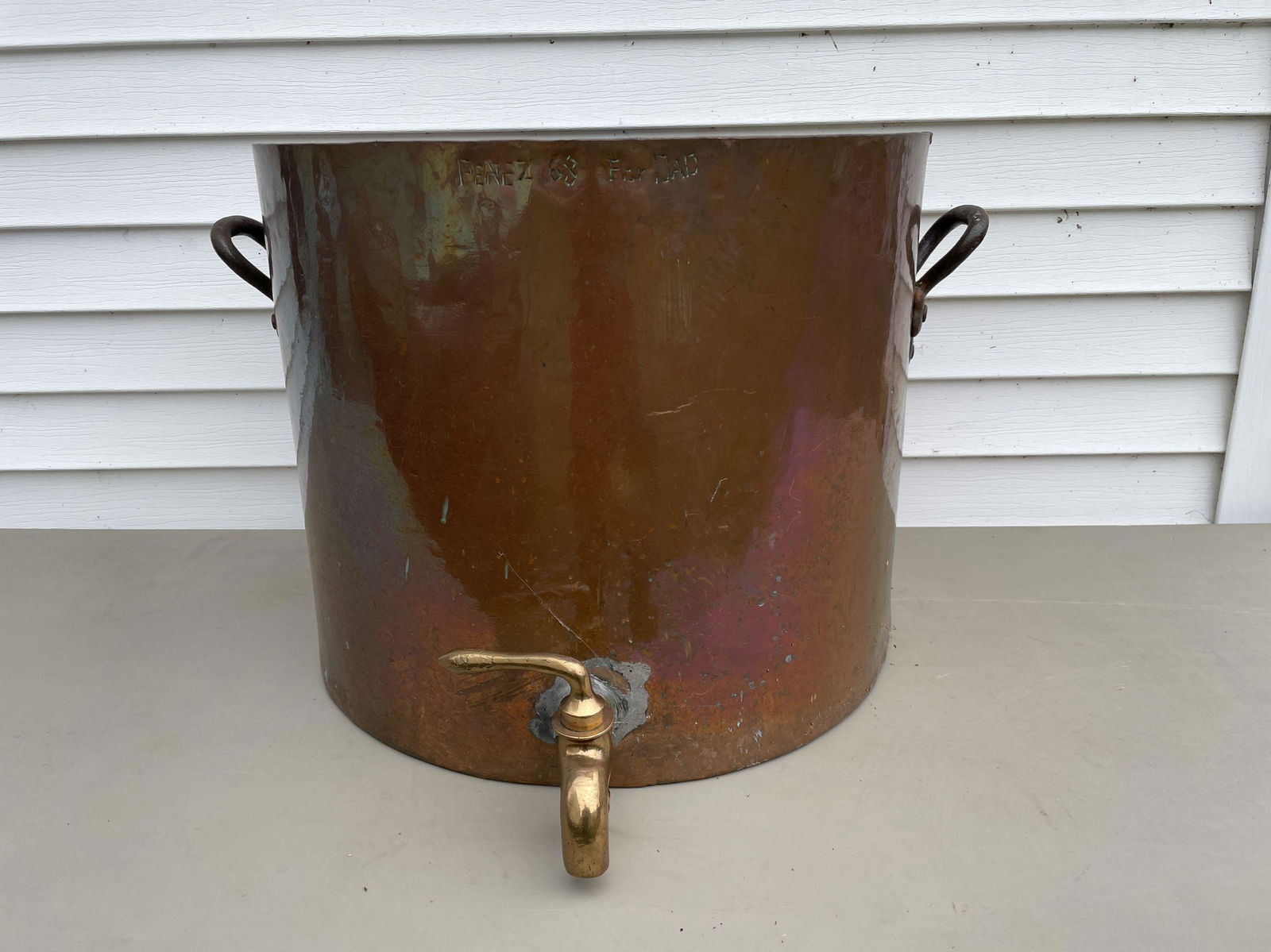 A LARGE MAPLE SYRUP KETTLE WITH BRASS SPOUT 19" TALL X (1 of 6)