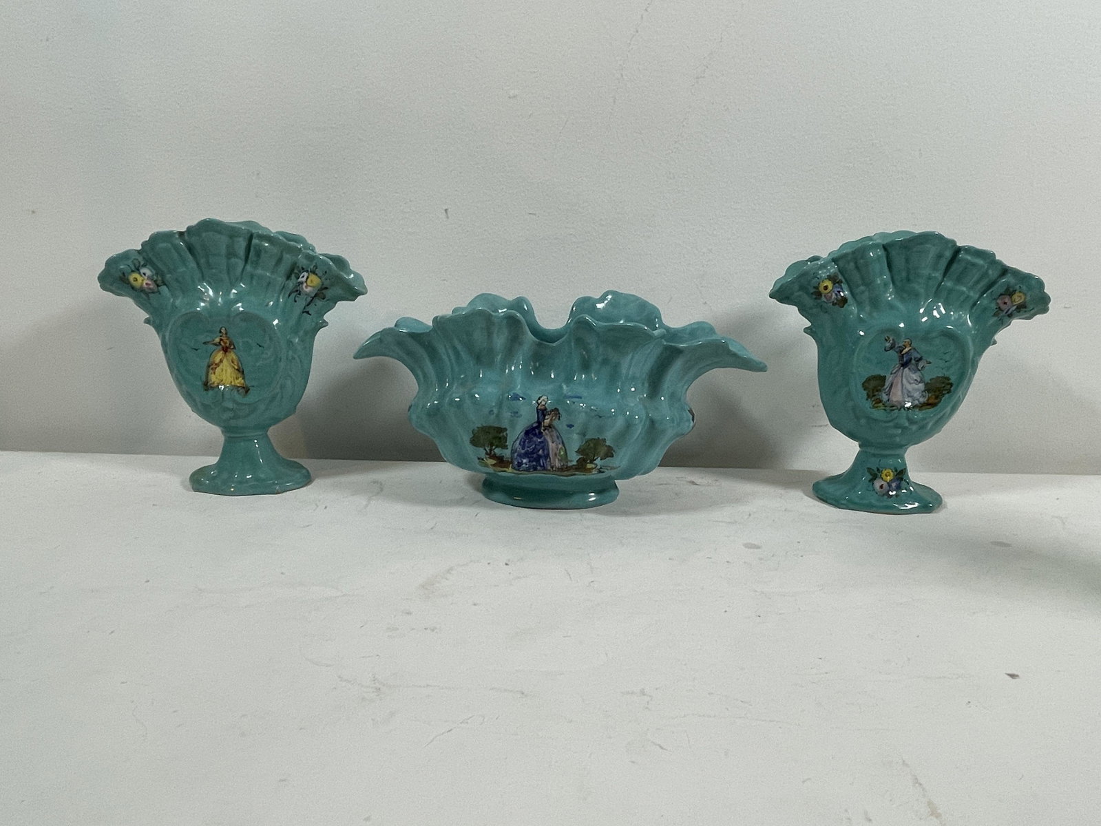 ITALIAN POTTERY CARBONE CONSOLE SET, 12" X 6" AND 8" X: ITALIAN POTTERY CARBONE CONSOLE SET, 12" X 6" AND 8" X 8"