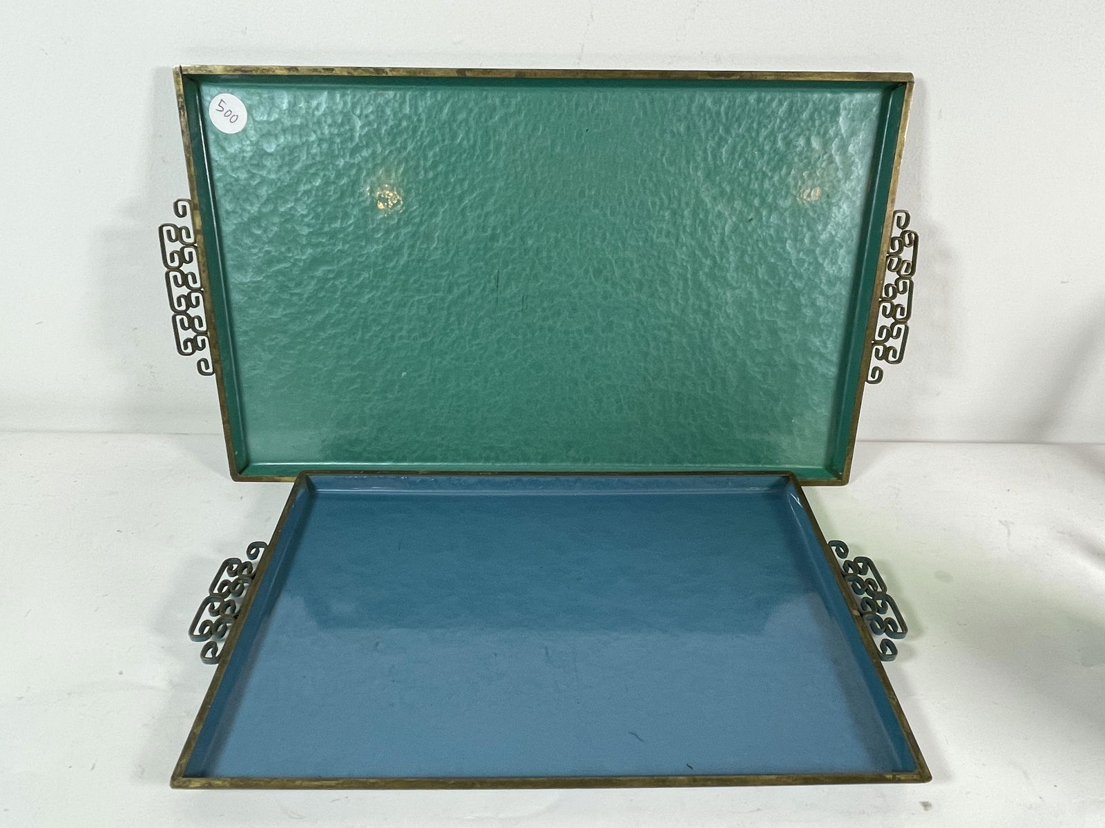 A PAIR OF ENAMELED SERVING TRAYS, 11 X 21.5" AND 9.5" (1 of 5)