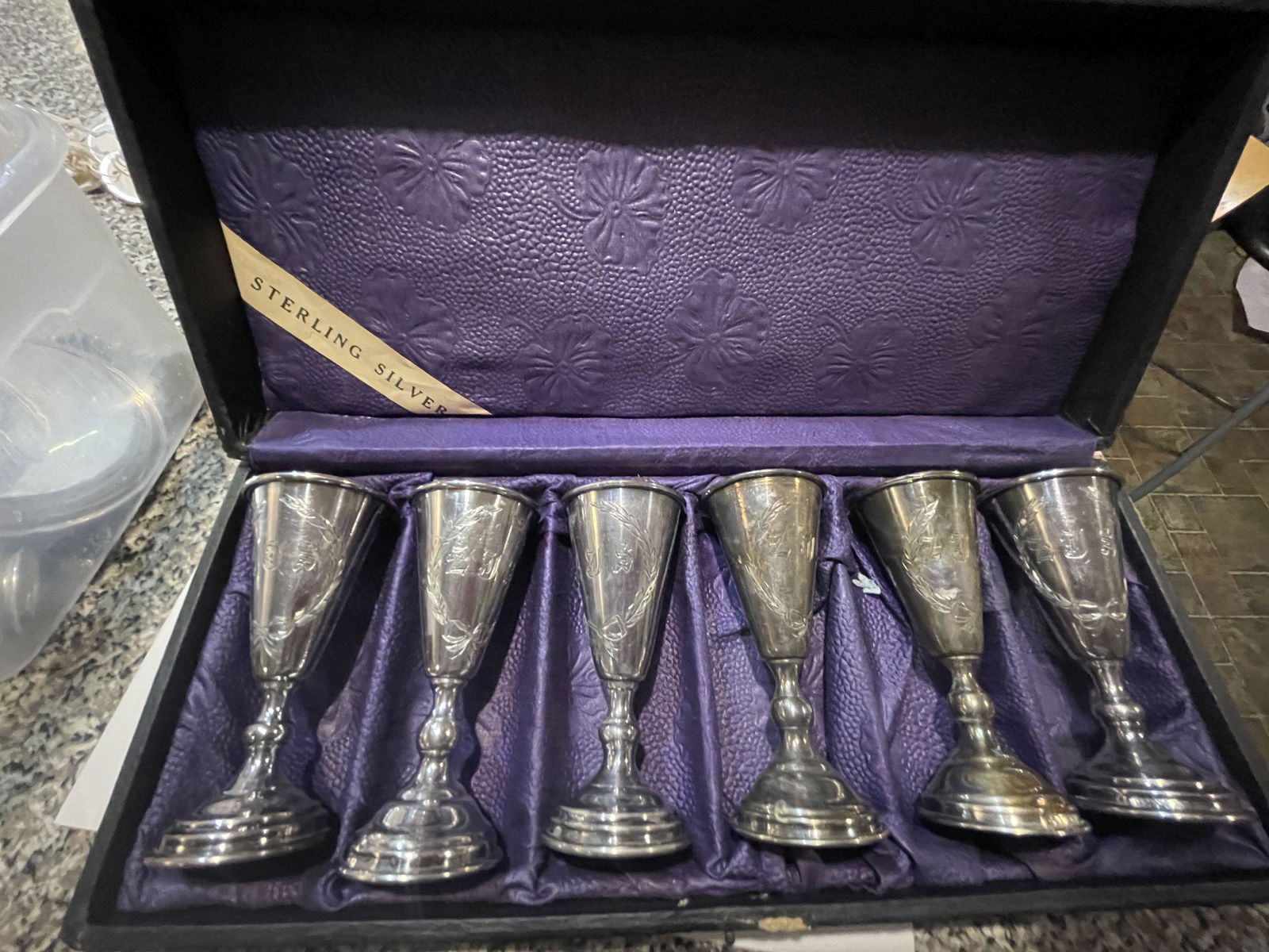 SET OF SIX CASED STERLING SILVER GOBLETS. 8.5 TROY (1 of 4)