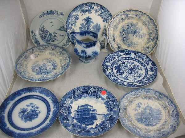 GROUPING OF FLOW BLUE & STAFFORDSHIRE PLATES IN: GROUPING OF FLOW BLUE & STAFFORDSHIRE PLATES INC WEDGWOOD SUMMONS HOUSE PLATE
