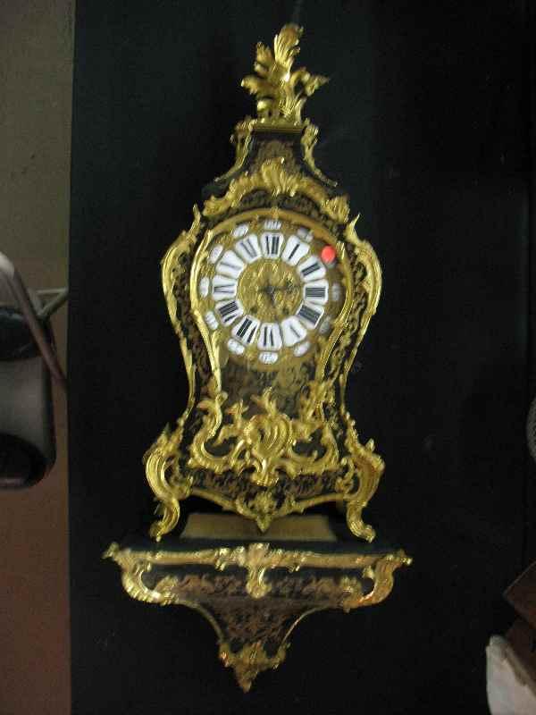 DECORATIVE FRENCH ORMALU MOUNTED SHELF CLOCK