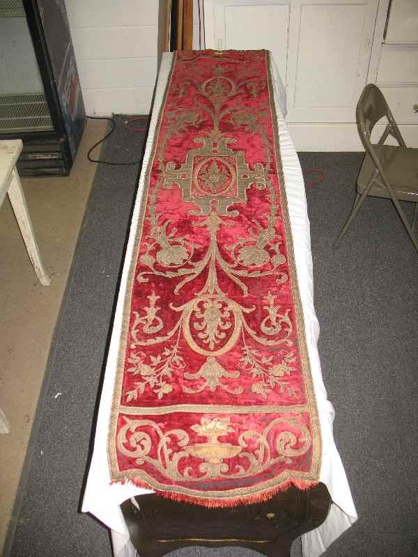 19TH CENT APPLIQUE AND VELVET TABLE RUNNER 88" : 19TH CENT APPLIQUE AND VELVET TABLE RUNNER 88" X 17"