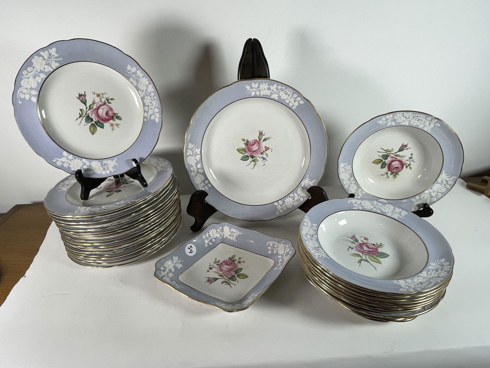 32 PIECES SPODE DINNERWARE, 14" PLATTER AND 10.25" (1 of 2)