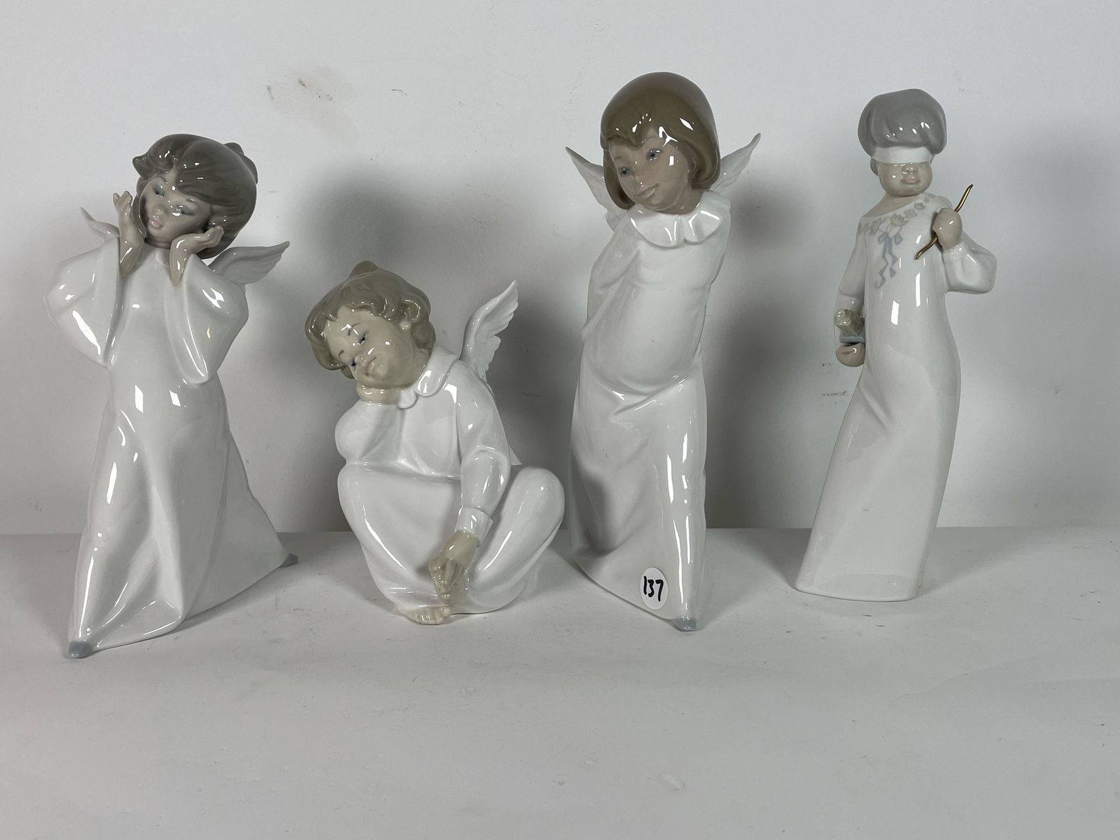 FOUR LLADRO ANGEL FIGURINES, 9.5" AND SMALLER (1 of 5)