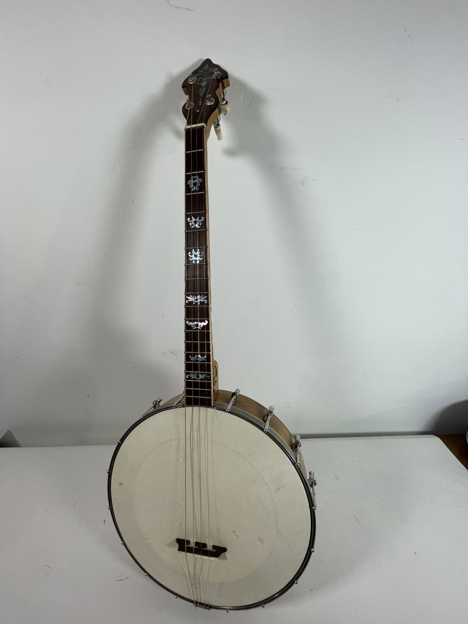 VINTAGE ORNATELY CARVED TENOR BANJO, RESTORED AND READY: VINTAGE ORNATELY CARVED TENOR BANJO, RESTORED AND READY TO PLAY. 34" X 13"