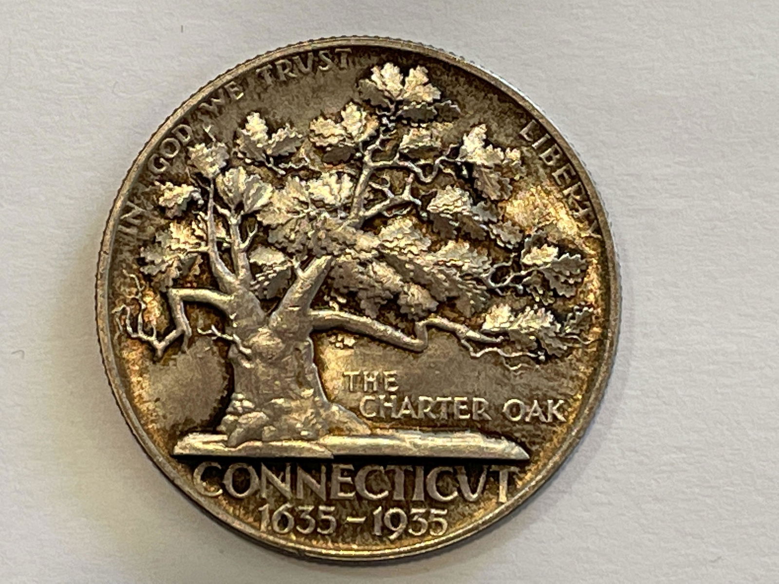 CONNECTICUT COMMEMORATIVE 1935 HALF DOLLAR (1 of 2)