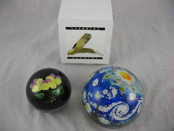 2 STEVEN LUNDBERG STUDIOS PAPERWEIGHTS: 2 STEVEN LUNDBERG STUDIOS PAPERWEIGHTS, INC STARRY NIGHT GlassMasters Steven & Justin Lundberg History and Biography Steven Lundberg was born in Chicago in 1953 and moved with his family to Santa Barb