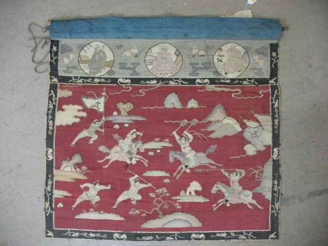 17th CENTURY CHINESE SILK EMBROIDERY WALL HANG: 17th CENTURY CHINESE SILK EMBROIDERY WALL HANGING OF MONGOLIAN WARRIORS