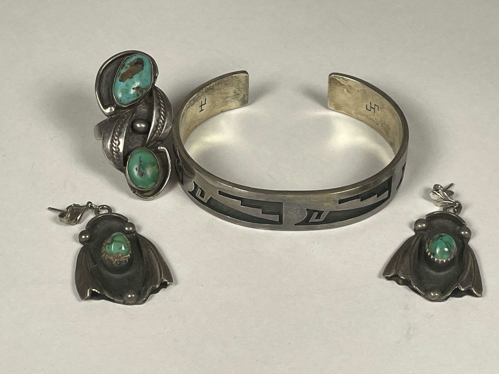 4 PIECES NATIVE AMERICAN SILVER AND TURQOUISE JEWELRY (1 of 6)