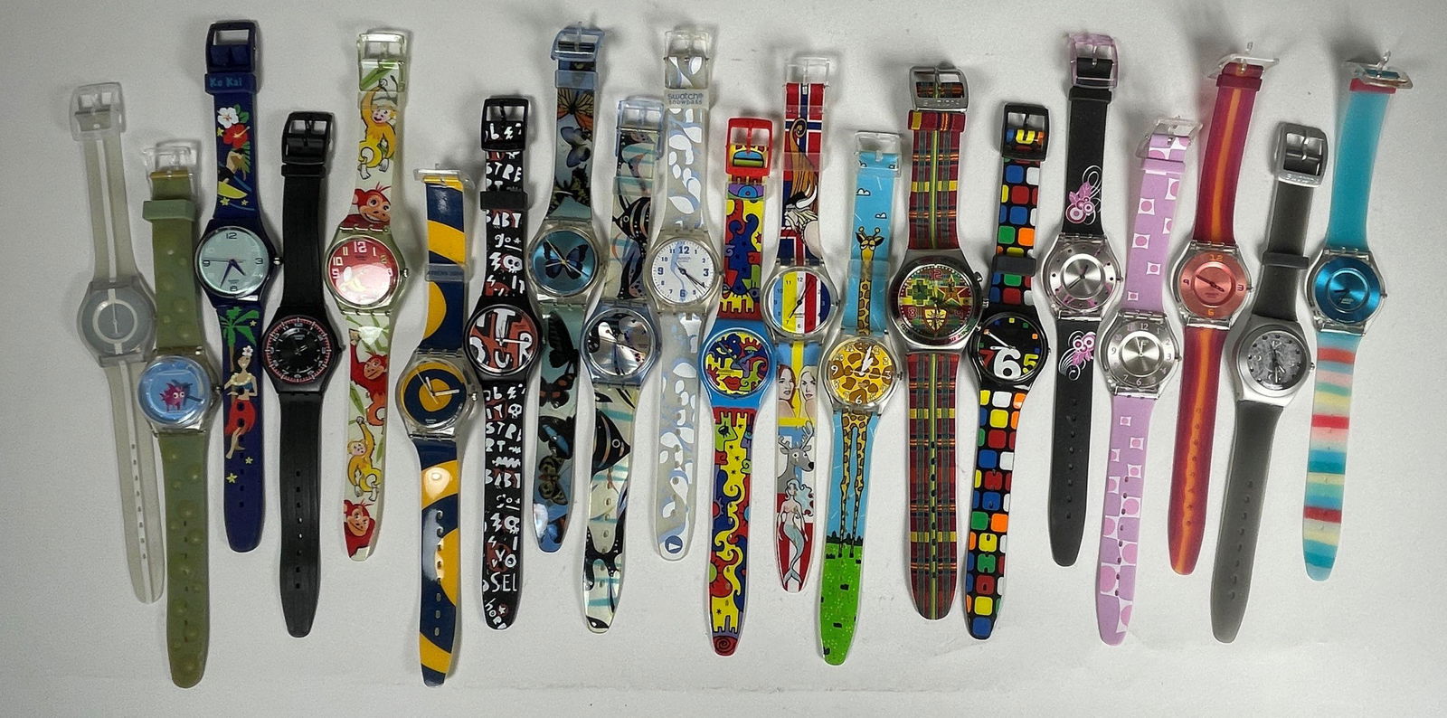 10 VINTAGE 2000-2009 SWATCHES (1 of 8)