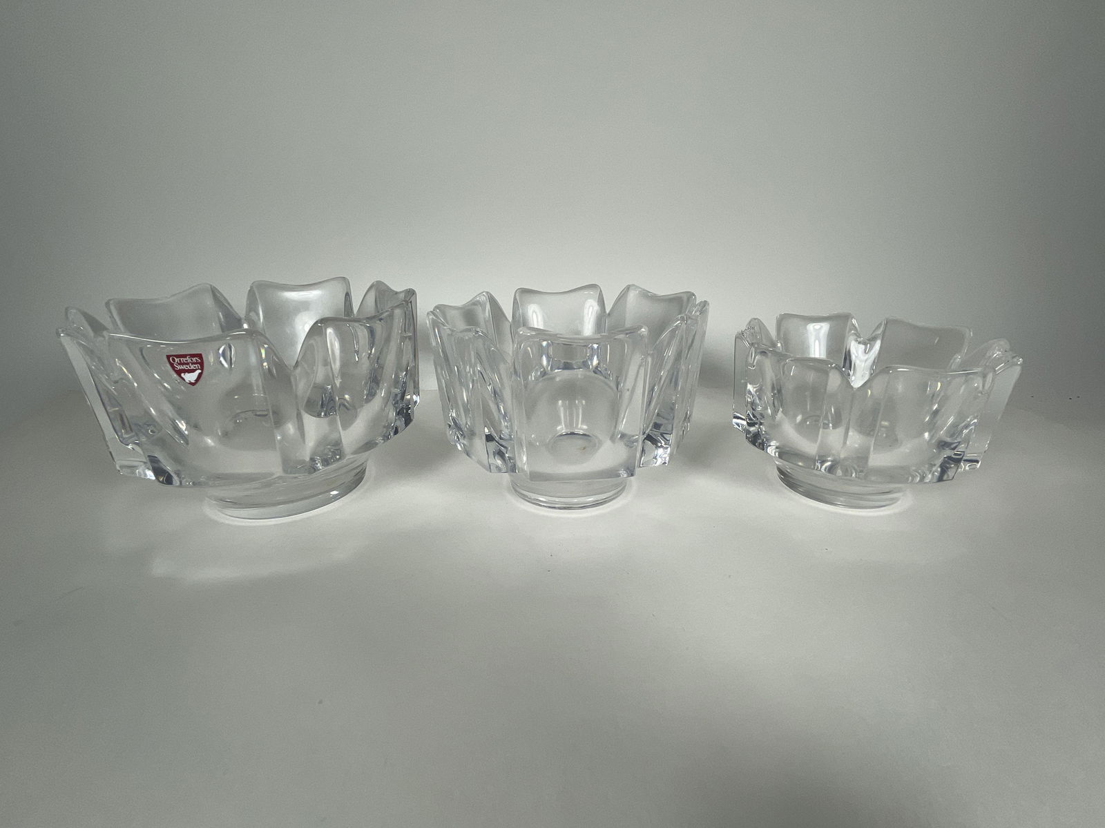 THREE GRADUATED ORREFORS VASES, 6", 5", AND 4.5": THREE GRADUATED ORREFORS VASES, 6", 5", AND 4.5"