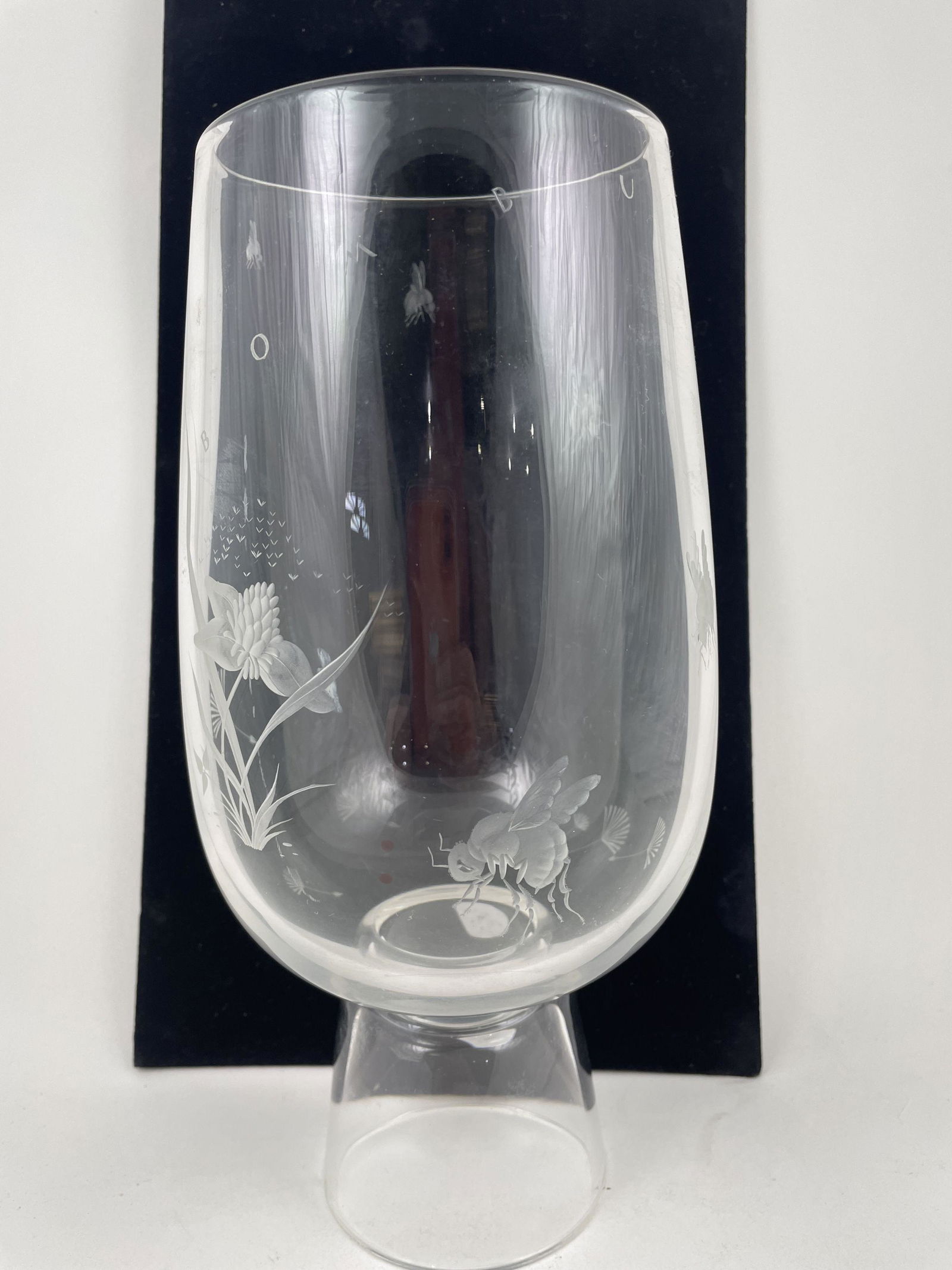 A STEUBEN BOMBUS VASE W/ FLOWERS AND BEES, 5" X 5" X 10.25" (1 of 7)