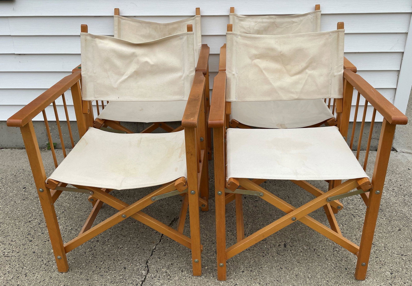 A SET OF 4 BIRCH DIRECTORS CHAIRS: A SET OF 4 BIRCH DIRECTORS CHAIRS