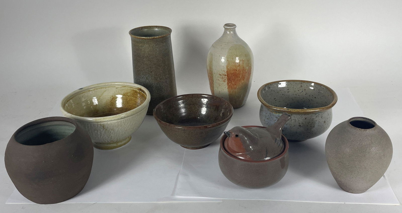 EIGHT SIGNED MIDCENTURY STUDIO POTTERY PIECES, 6" AND SMALLER (1 of 17)
