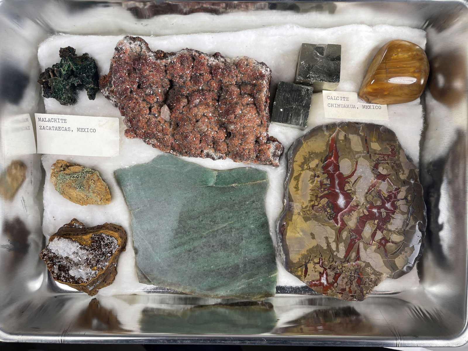 LOT OF 9 MINERAL SPECIMENS, 5" X 5" AND SMALLER (1 of 6)