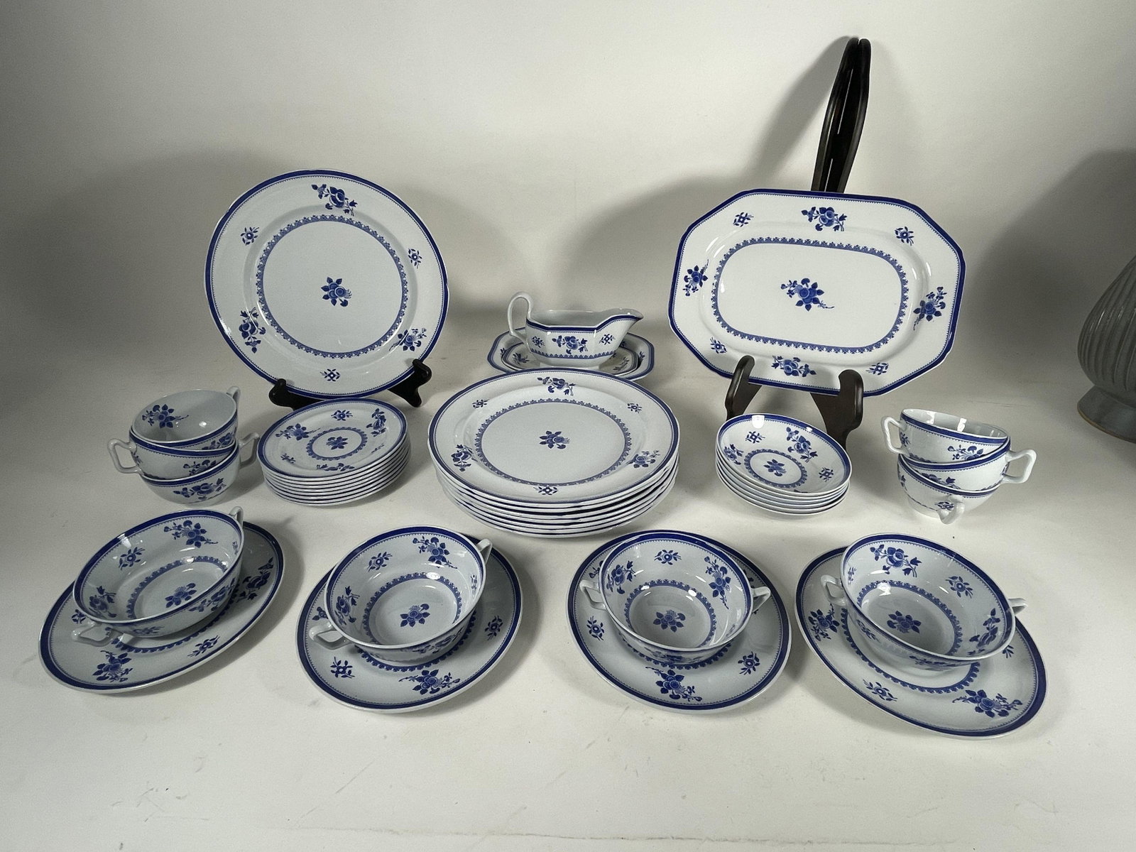 LOT OF 40 PIECES SPODE "GLOUCESTER": LOT OF 40 PIECES SPODE "GLOUCESTER"