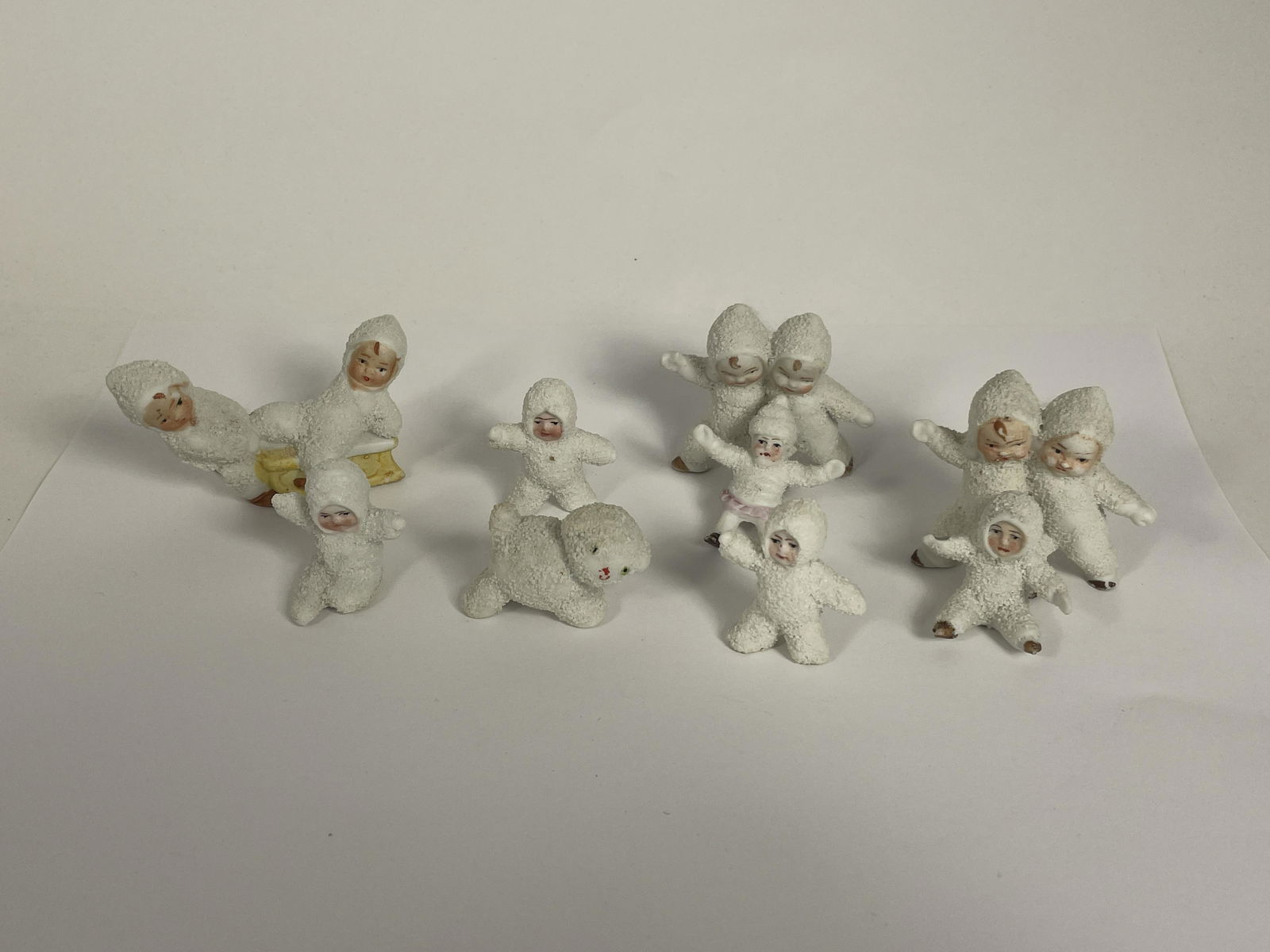 SNOW BABIES AND LEAD FOX HUNT FIGURES, 2" AND SMALLER (1 of 4)
