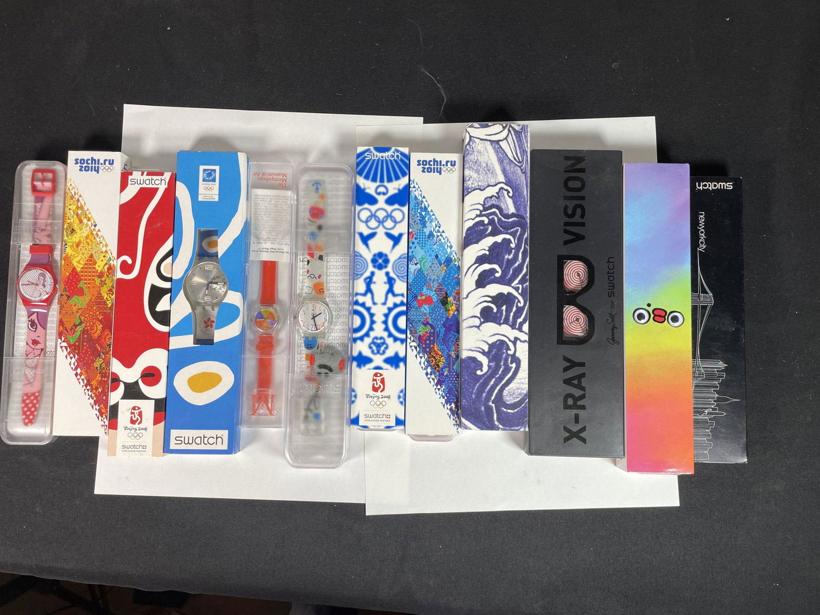 12 VINTAGE SWATCHES IN ORIGINAL BOXES: 12 VINTAGE SWATCHES IN ORIGINAL BOXES