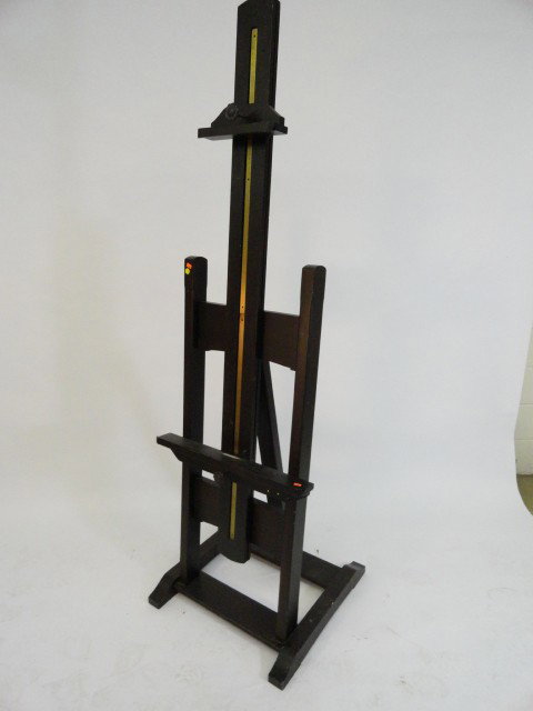 PROFESSIONAL-GRADE ARTISTS EASEL: PROFESSIONAL-GRADE ARTISTS EASEL