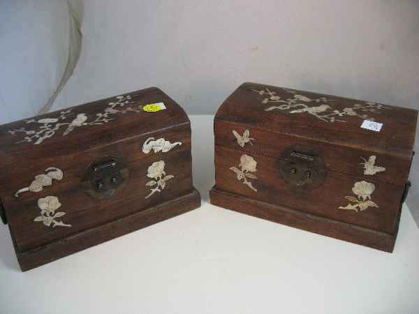 CHINESE "HUANGHUALI" PEARWOOD JEWELRY BOX: CHINESE "HUANGHUALI" PEARWOOD JEWELRY BOX