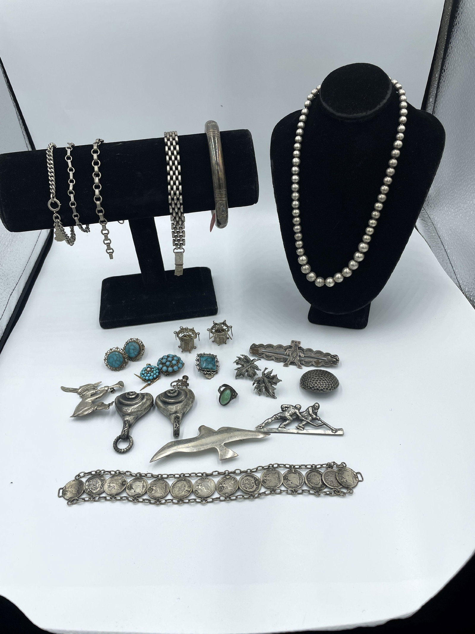 A LOT OF MOSTLY VINTAGE STERLING SILVER JEWELRY, 198 GRAMS (1 of 10)