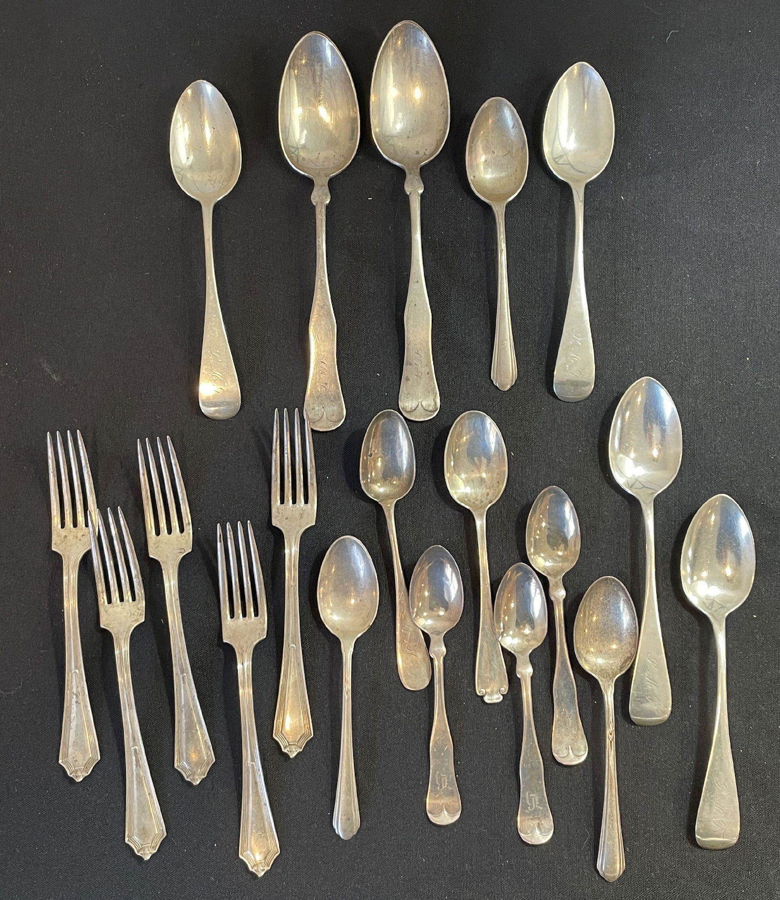 NINETEEN PIECES STERLING SILVER FLATWARE, 639 GRAMS (1 of 13)