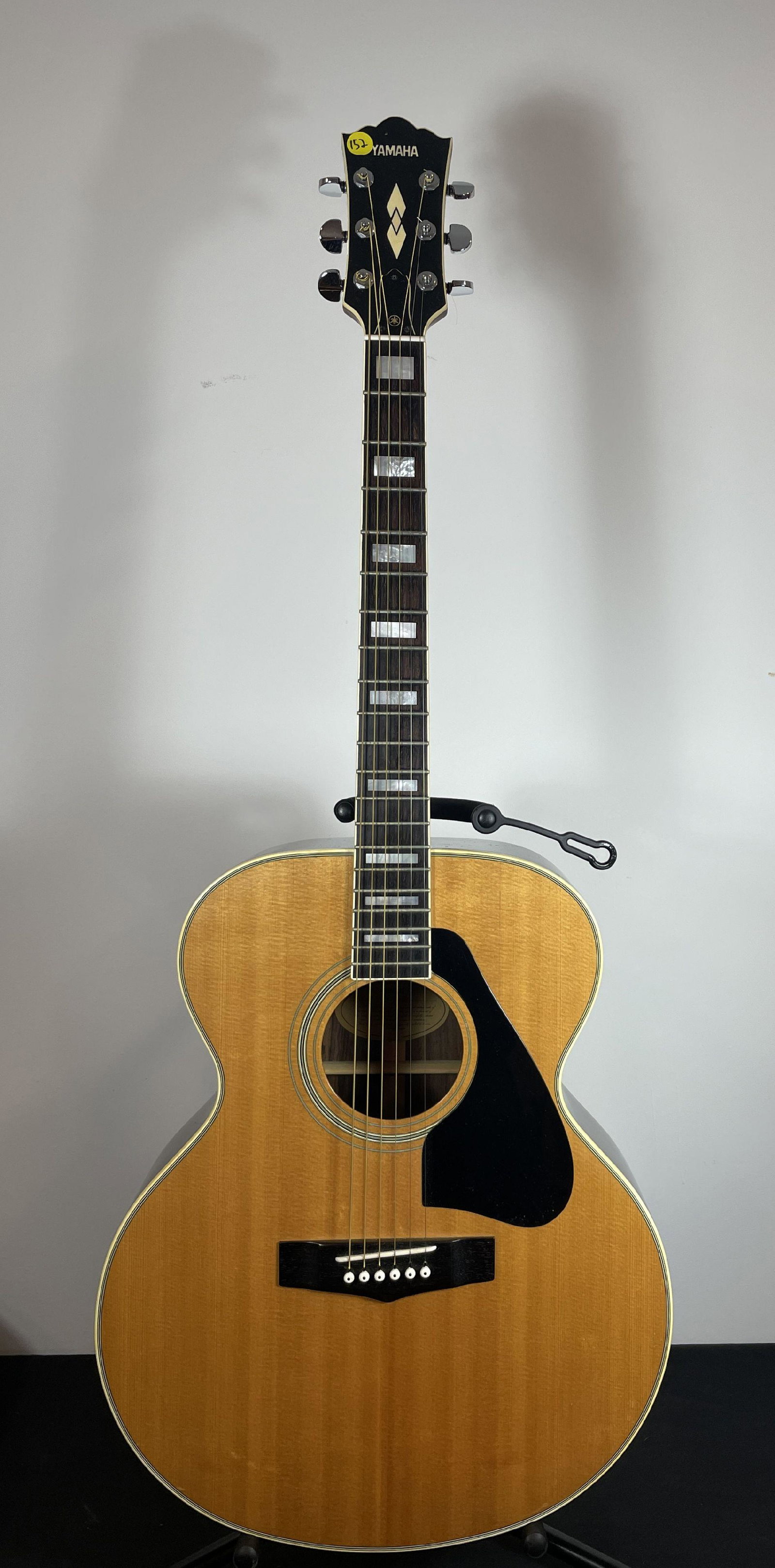 YAMAHA ACOUSTIC GUITAR MODEL CJ 8385 IN HARD CASE. LIKE NEW (1 of 7)