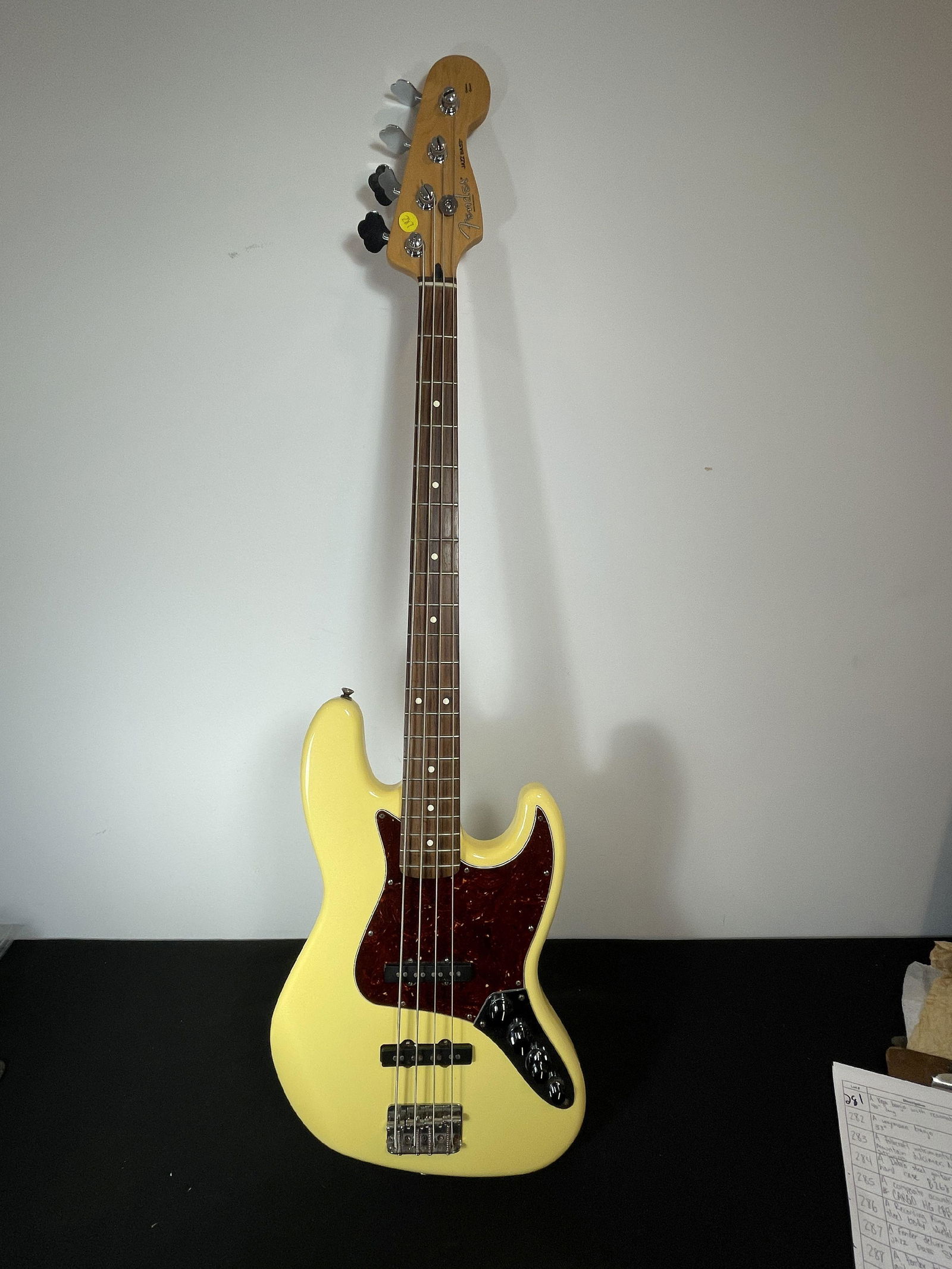 A FENDER DELUXE SERIES ELECTRIC JAZZ BASS SN:MZ6097786 (1 of 5)