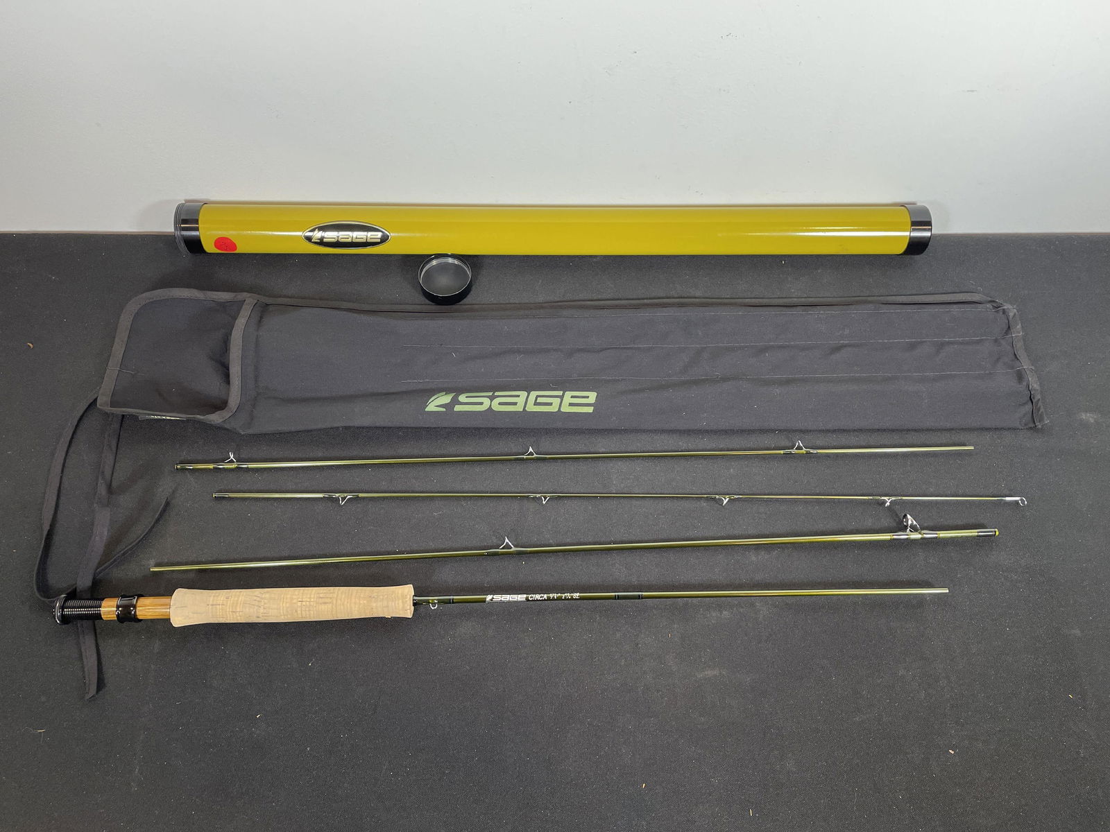 A SAGE CIRCA 479-4 7'9" #4 LINE FLY ROD IN TUBE (1 of 4)