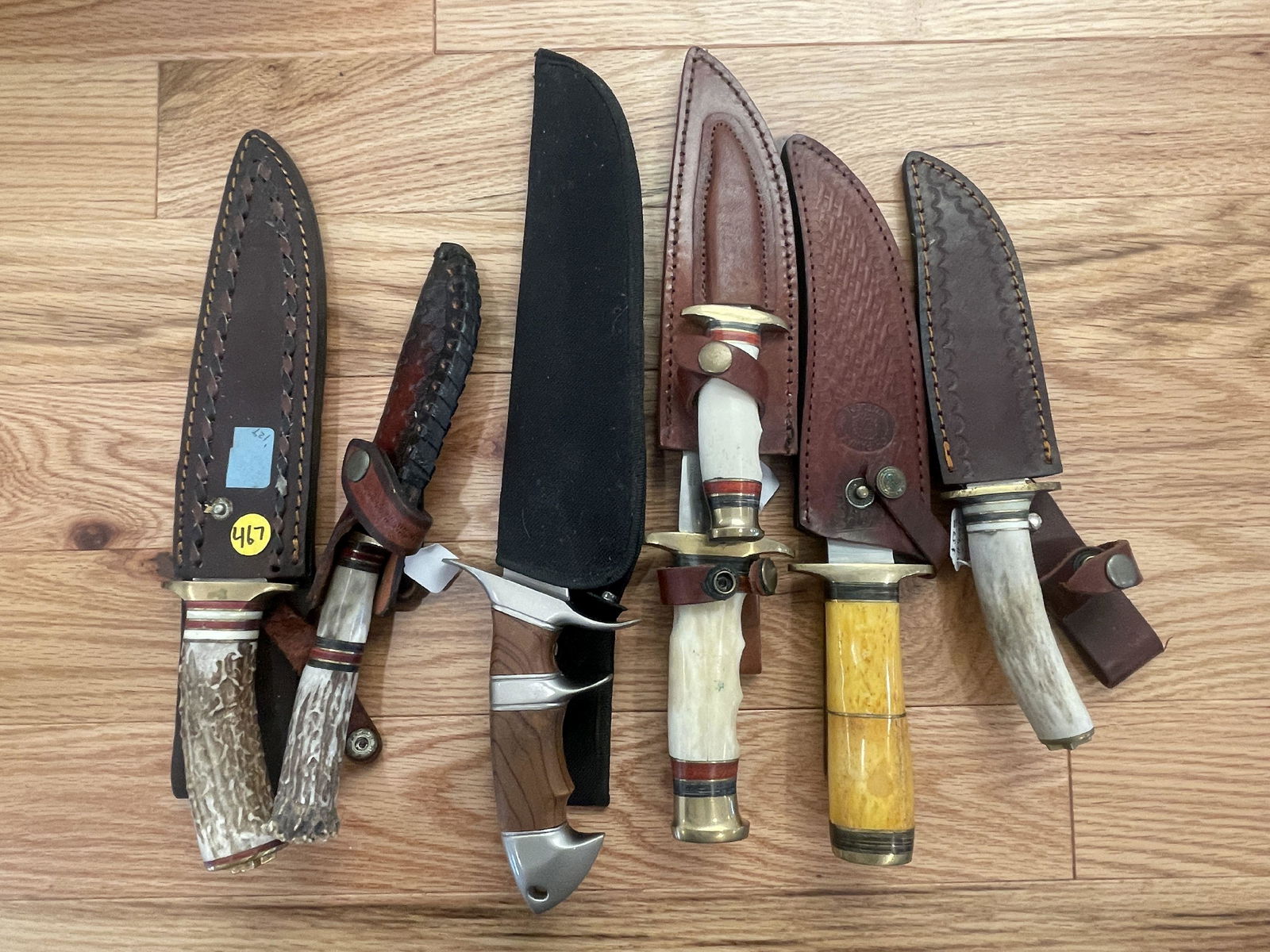 SIX LARGE CONTEMPORARY HUNTING KNIVES, 16" AND SMALLER (1 of 2)