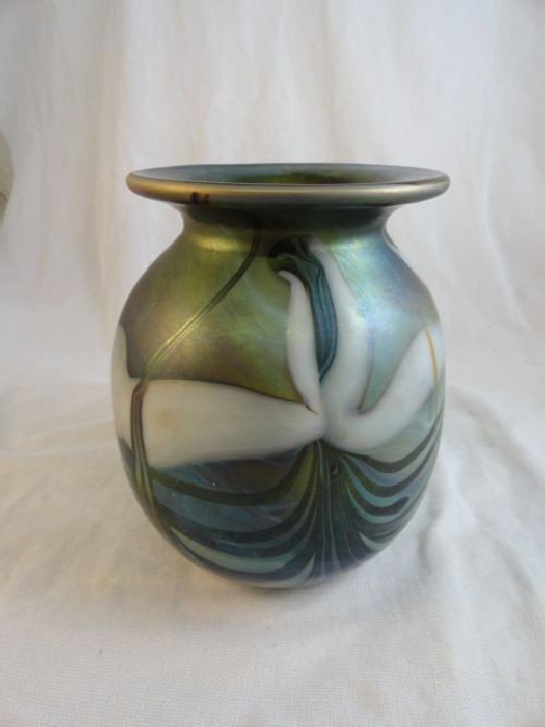 7" LUNDBERG FAVRILLE VASE ARTIST SIGNED M. CAN: 7" LUNDBERG FAVRILLE VASE ARTIST SIGNED M. CANTOR