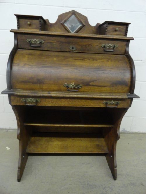 VICTORIAN ROLL TOP DESK: VICTORIAN ROLL TOP DESK